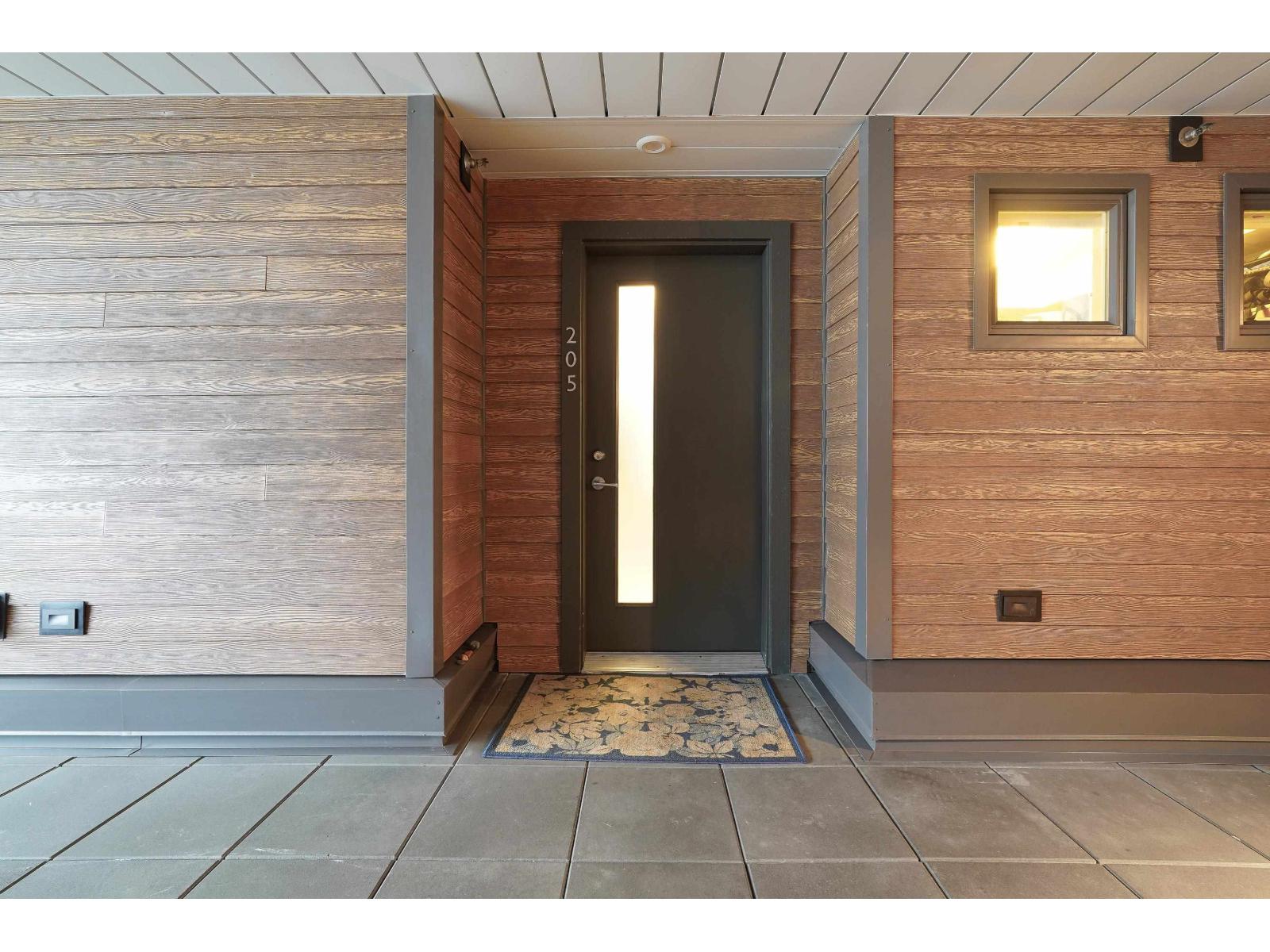 205 1160 OXFORD STREET, Surrey