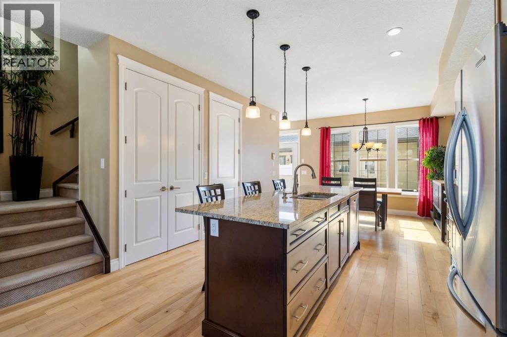 Single Family House for Sale in  Quarry Park Boulevard SE Douglasdale/Glen Calgary 