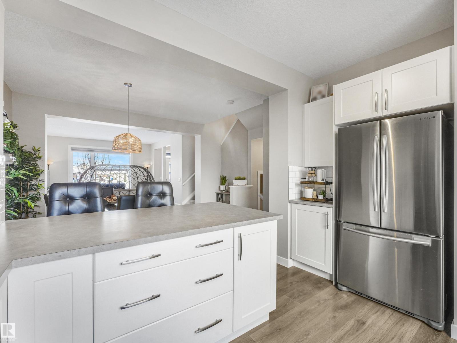 725 36 ST SW, Edmonton