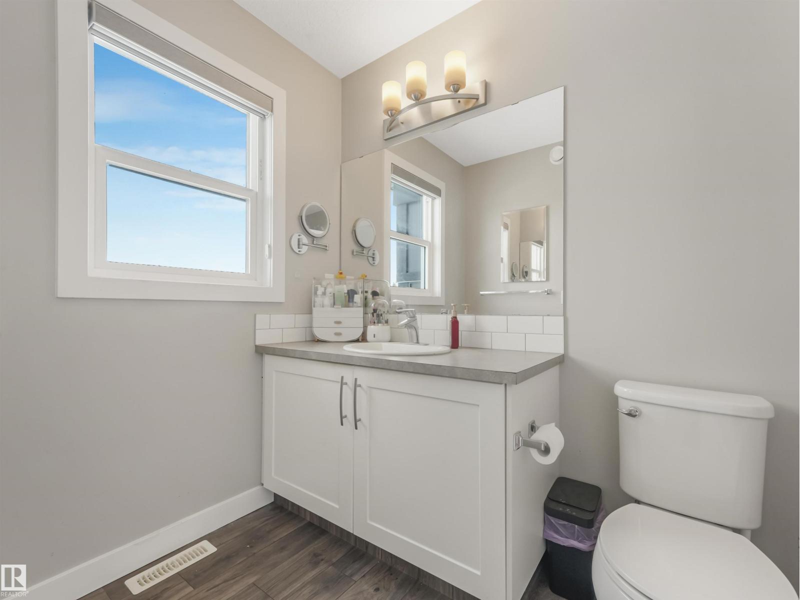 725 36 ST SW, Edmonton