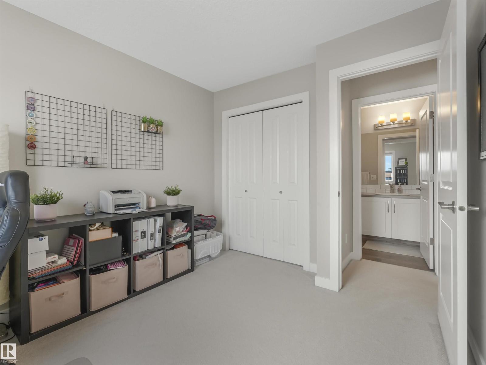 725 36 ST SW, Edmonton