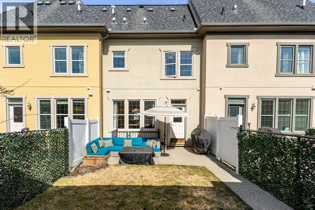 Single Family House for Sale in  Quarry Park Boulevard SE Douglasdale/Glen Calgary 