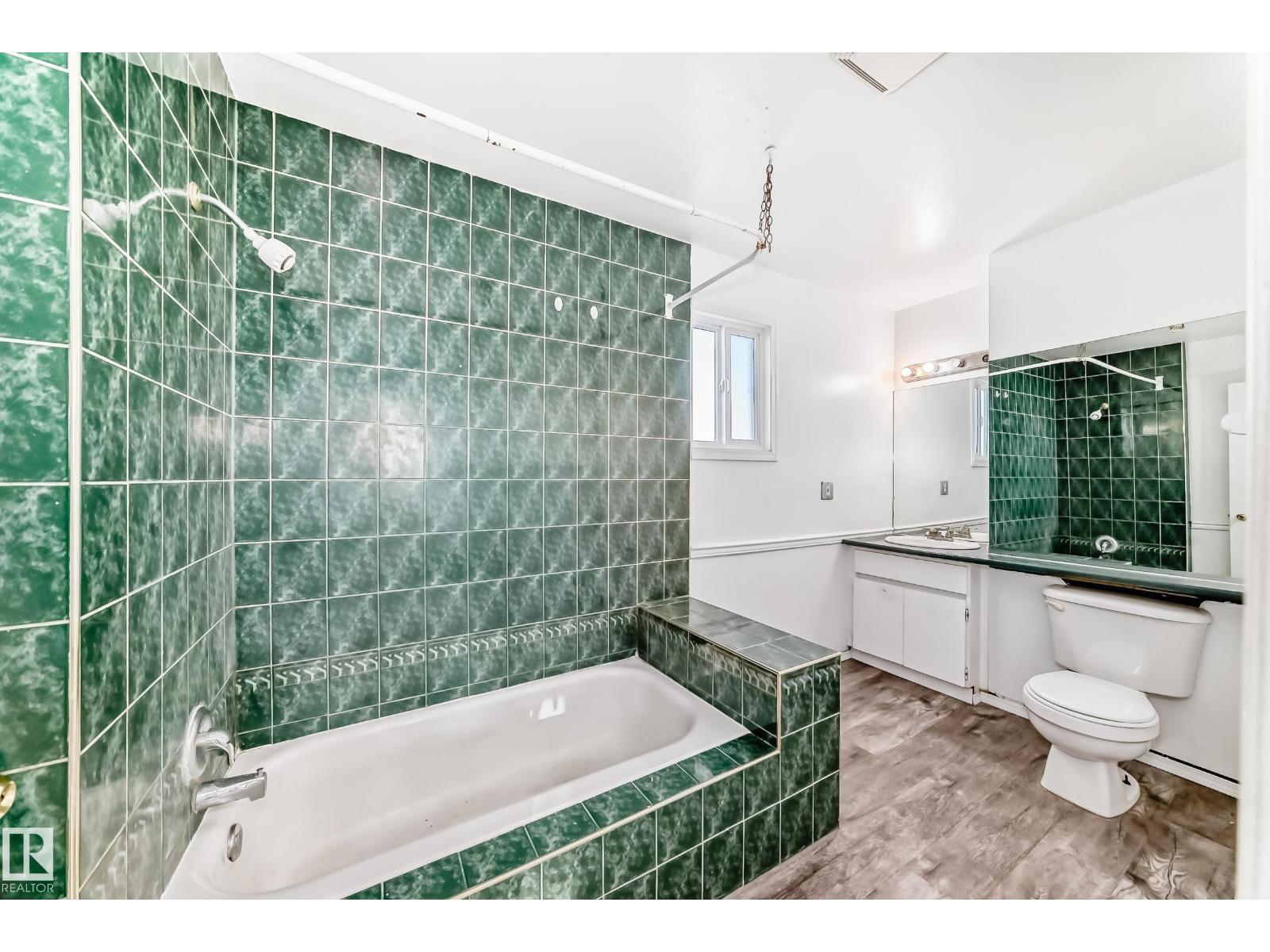 8217 182 ST NW NW - 31