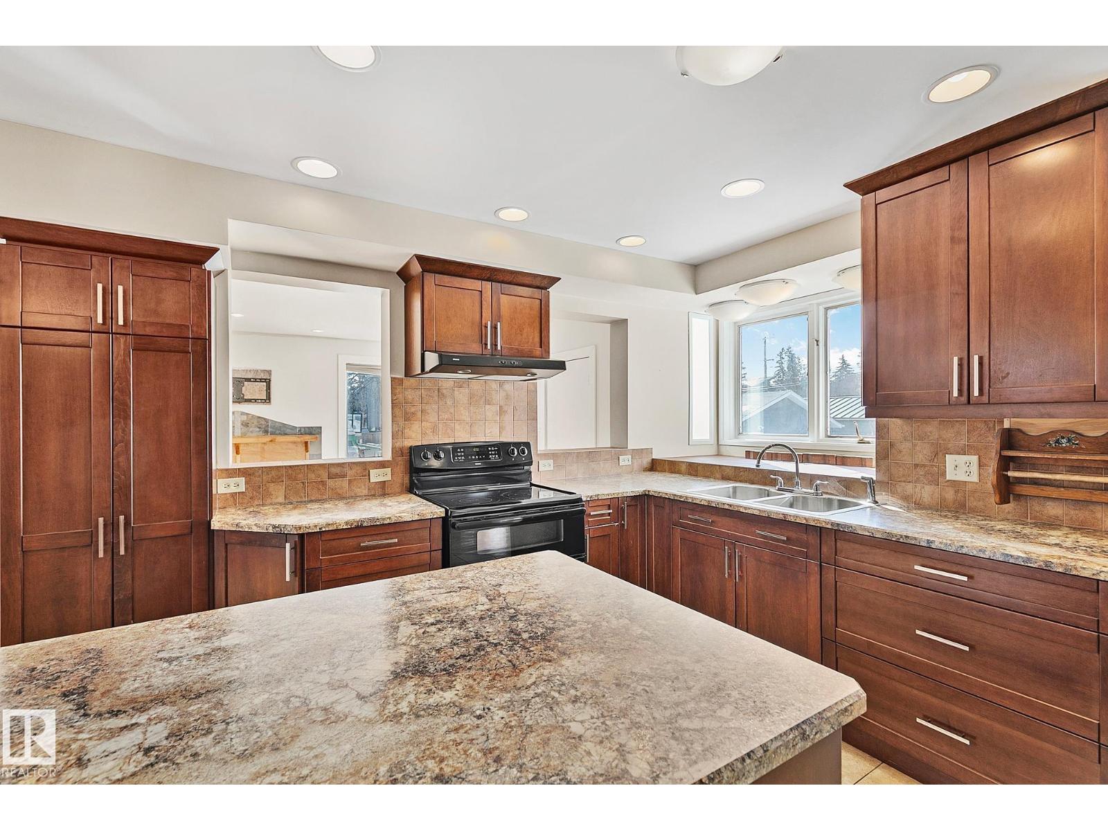 10823 130 ST NW, Edmonton