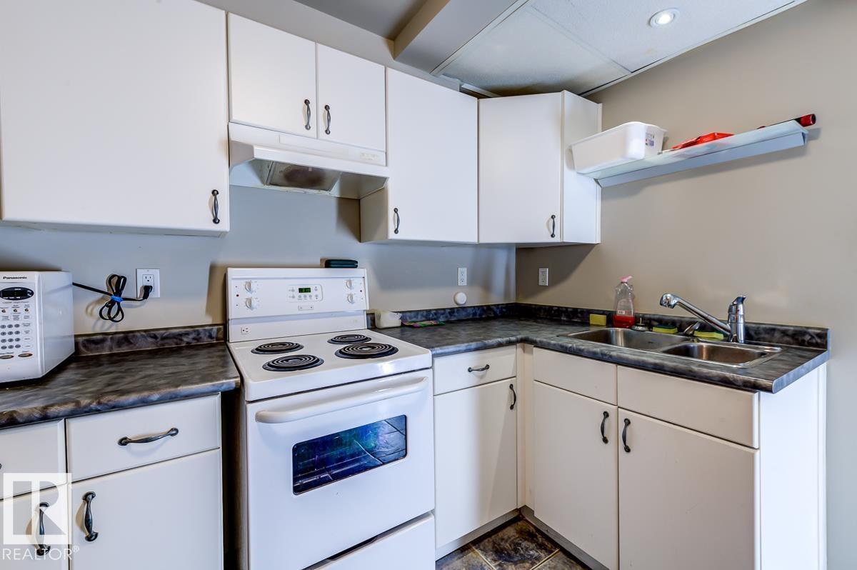 10950 73 AV NW, Edmonton