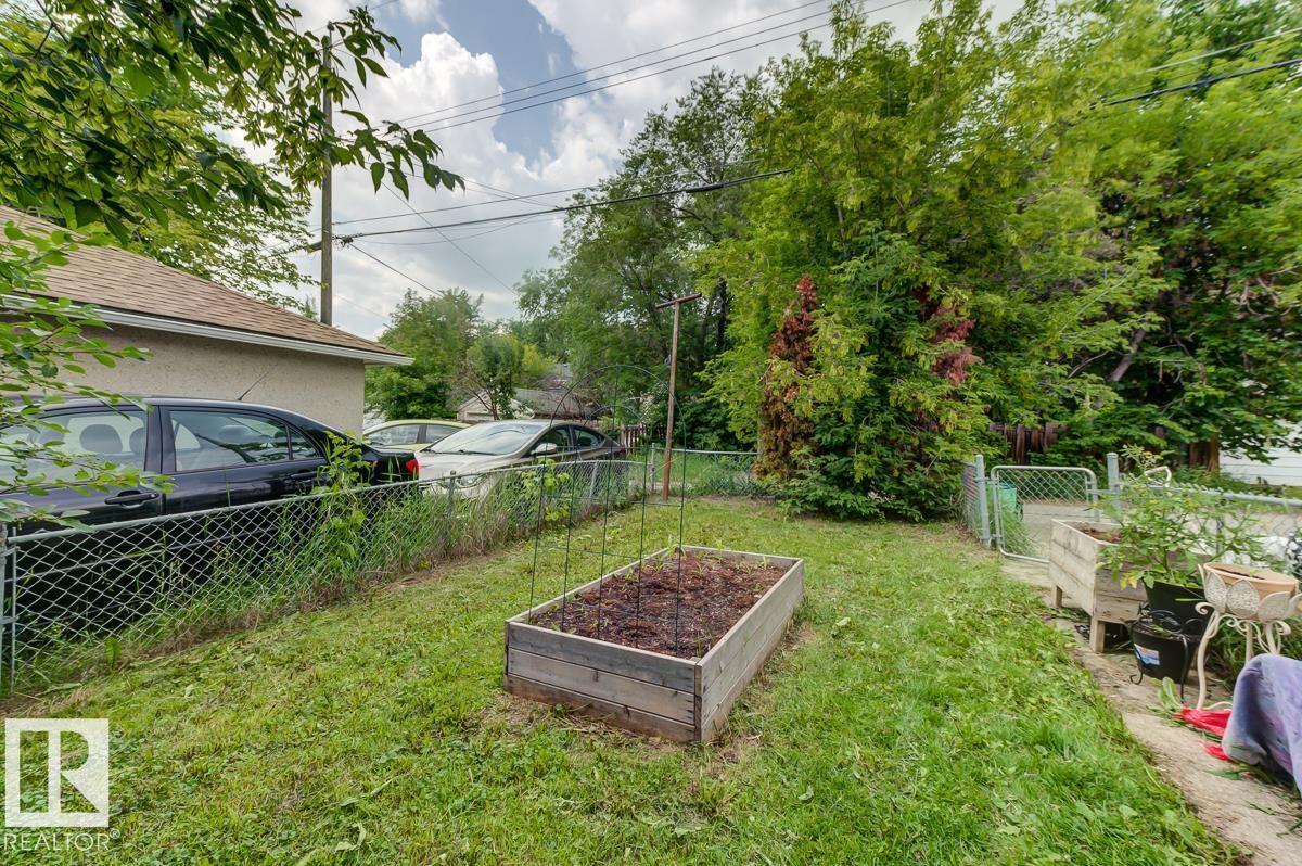 10950 73 AV NW, Edmonton