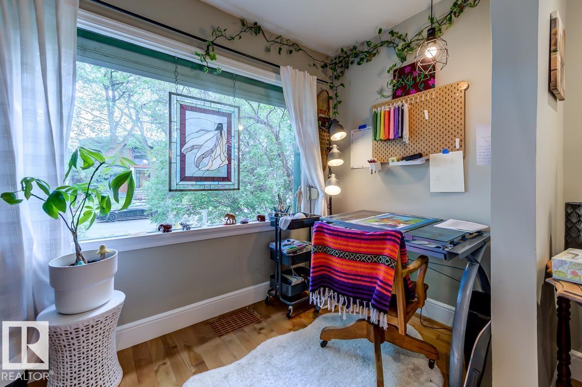 10950 73 AV NW, Edmonton