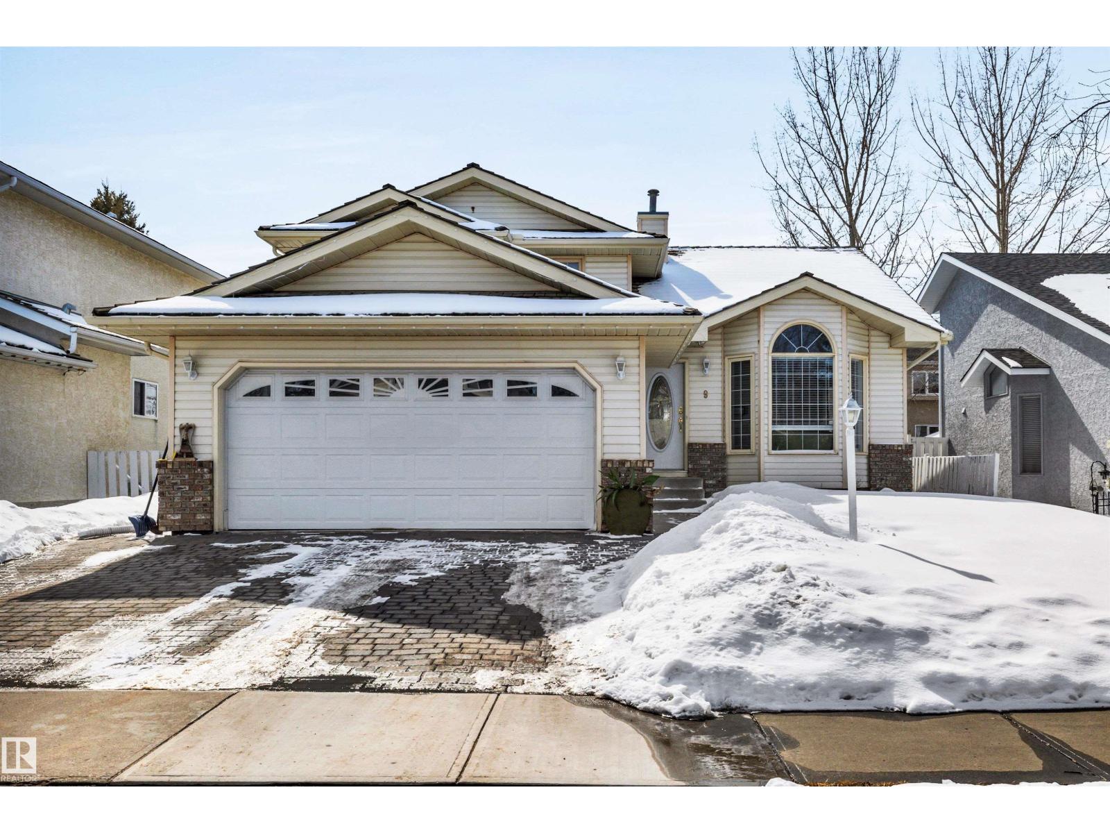9 EBONY WY, St. Albert