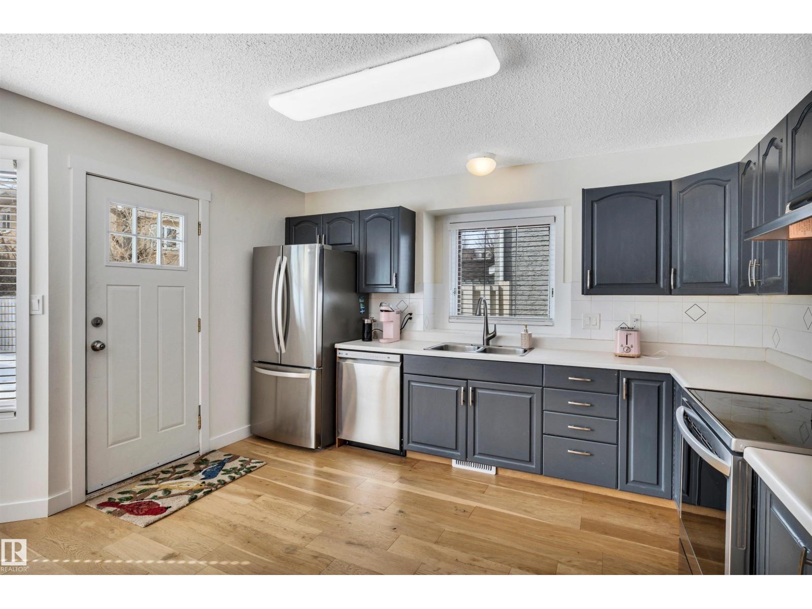 9 EBONY WY, St. Albert