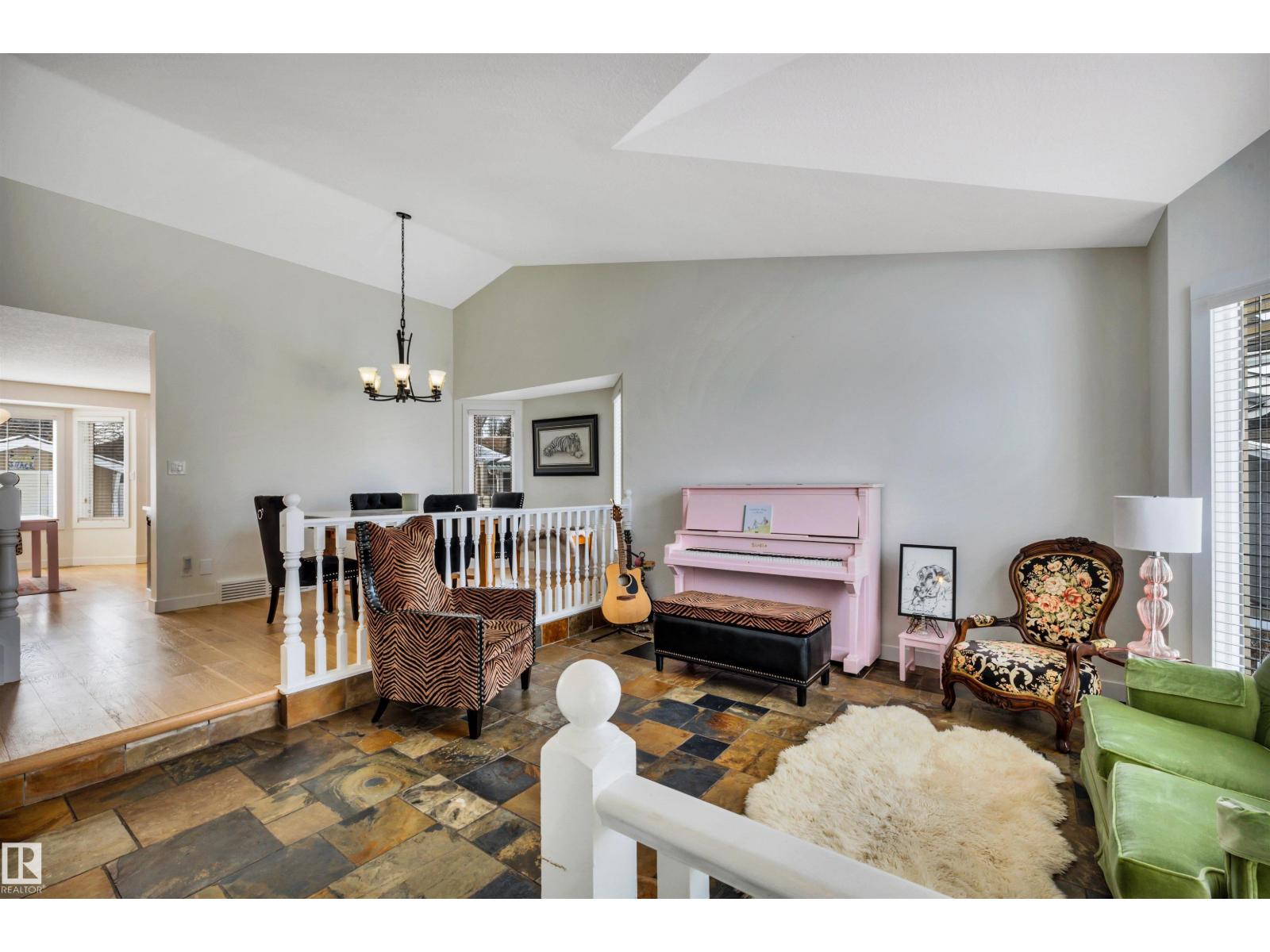 9 EBONY WY, St. Albert