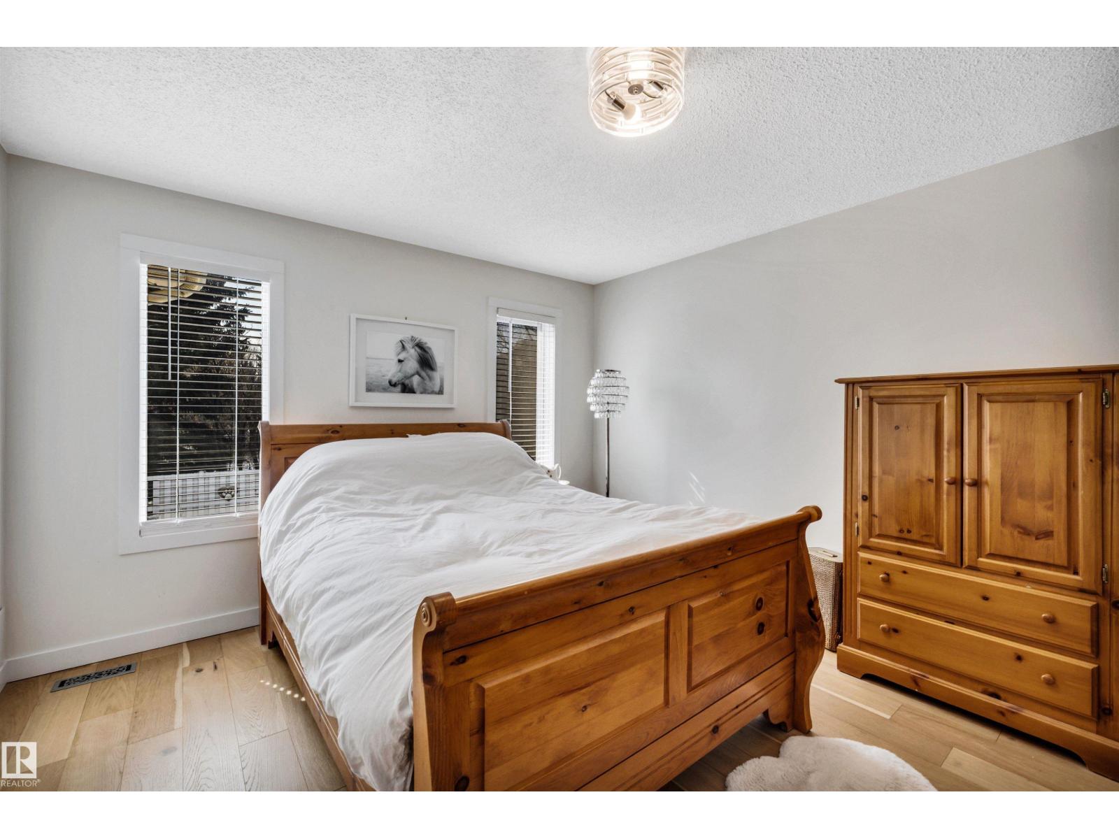 9 EBONY WY, St. Albert