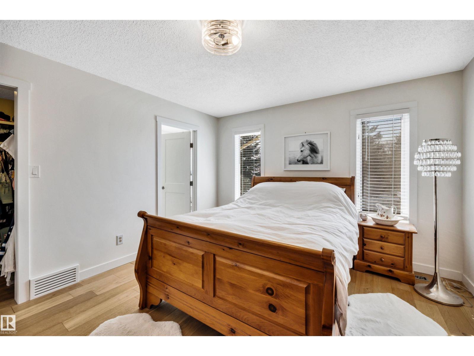 9 EBONY WY, St. Albert