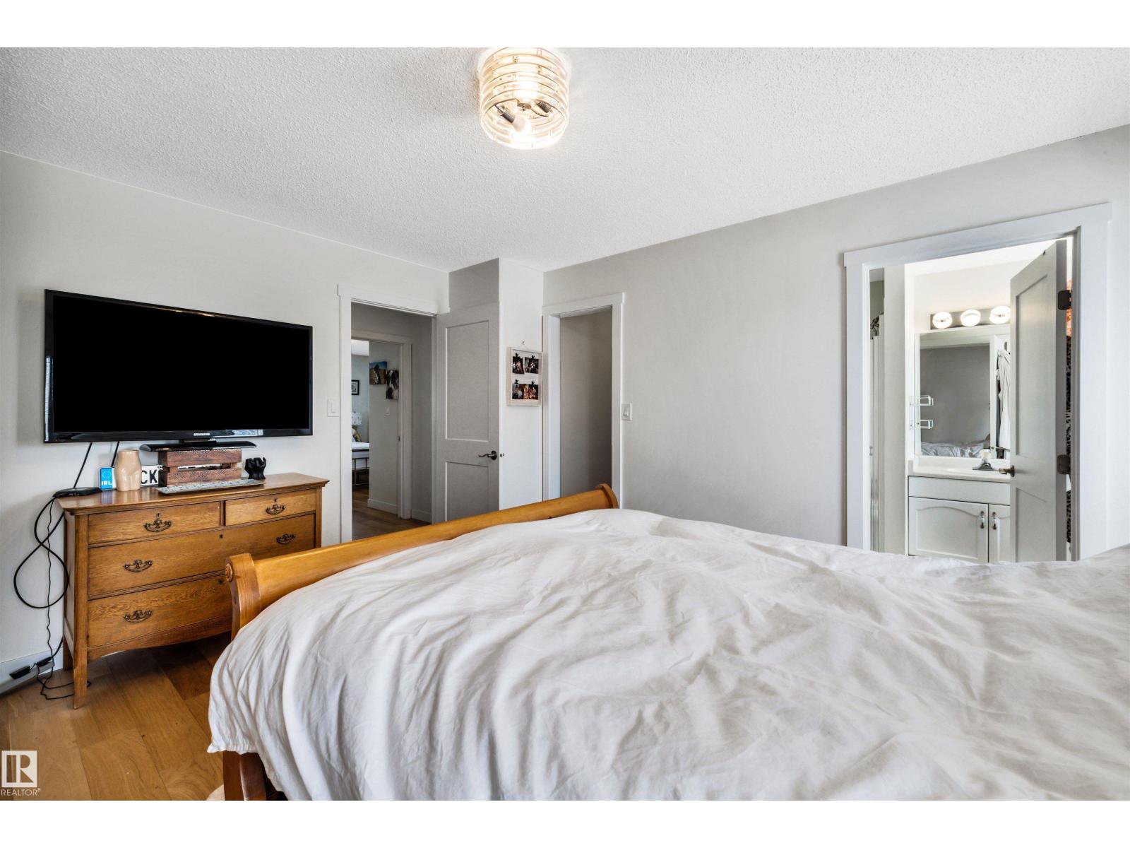 9 EBONY WY, St. Albert