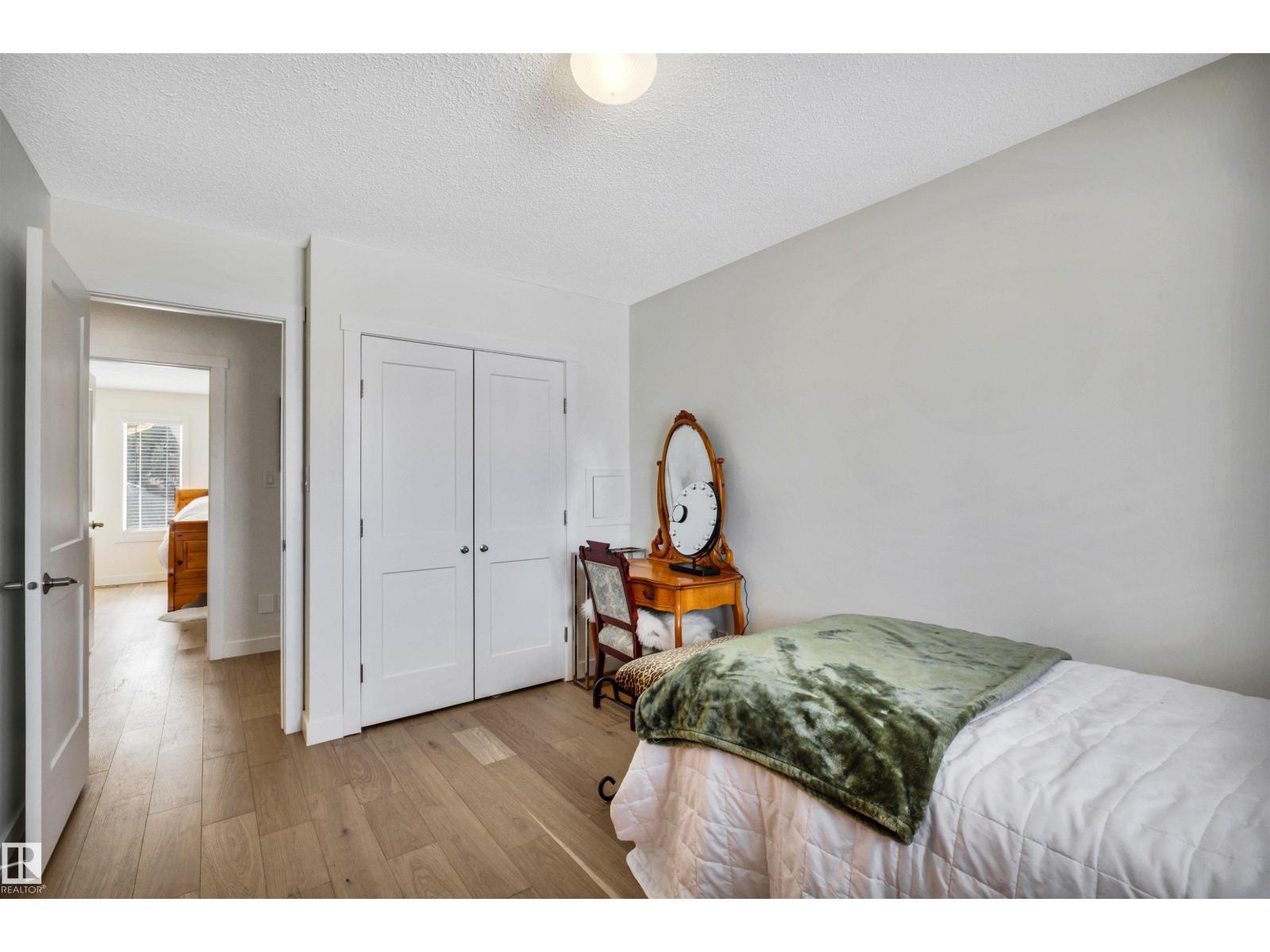 9 EBONY WY, St. Albert