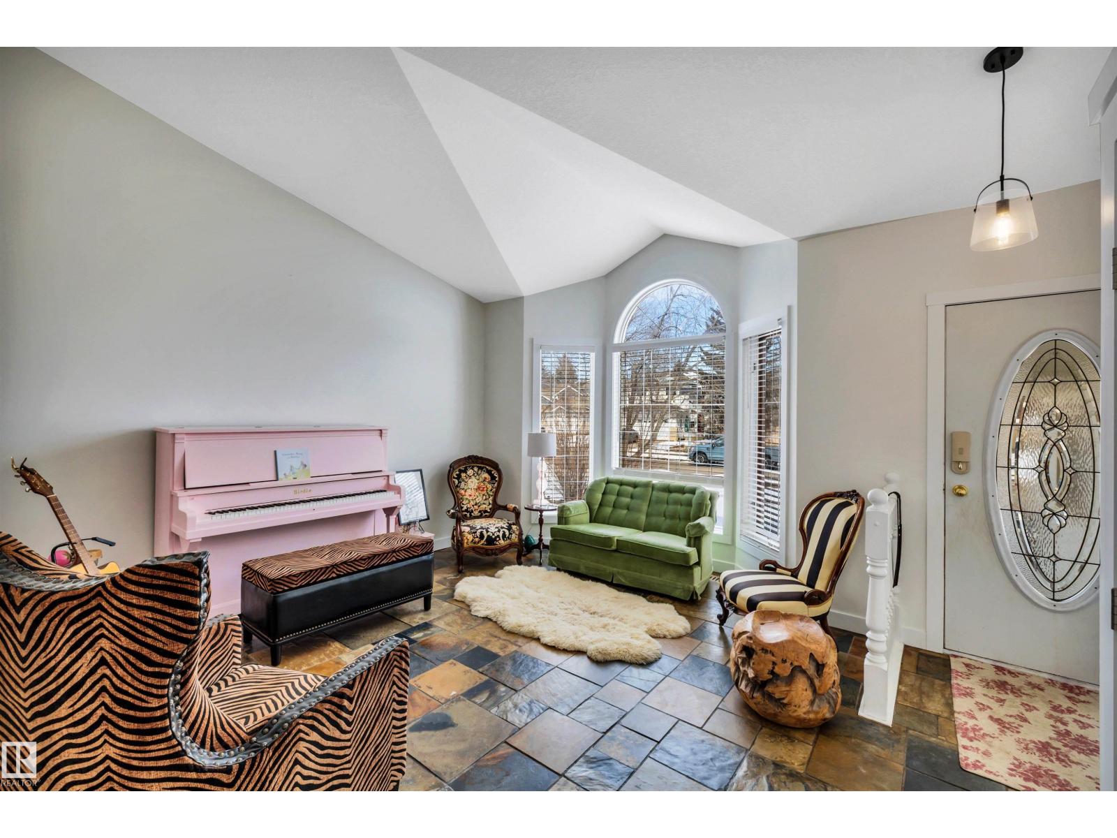 9 EBONY WY, St. Albert