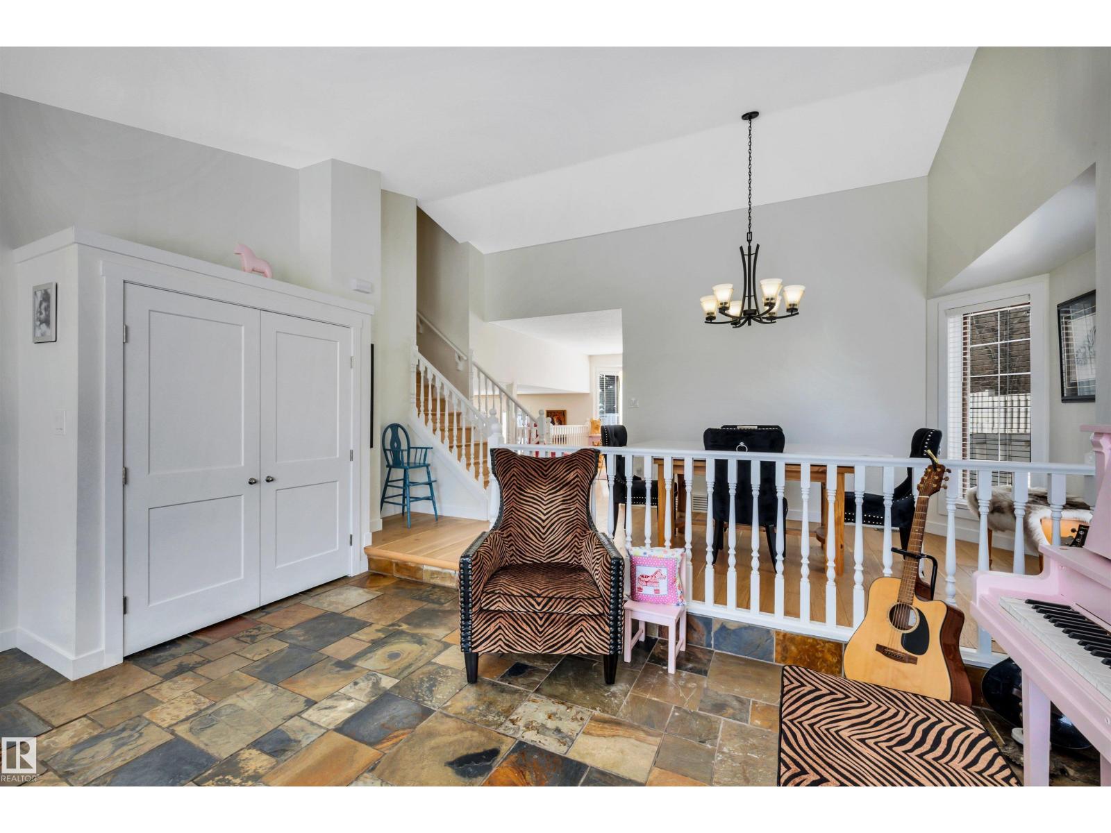 9 EBONY WY, St. Albert