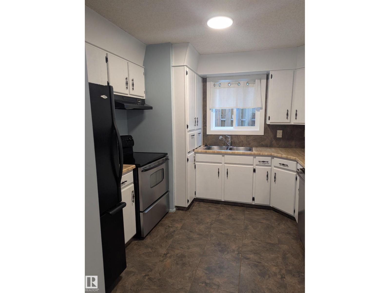 #2 9140 149 ST NW, Edmonton