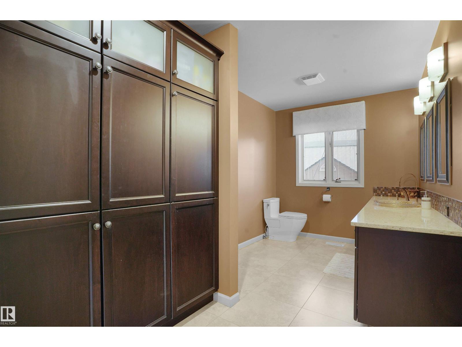 10815 BEARSPAW DR E NW NW, Edmonton