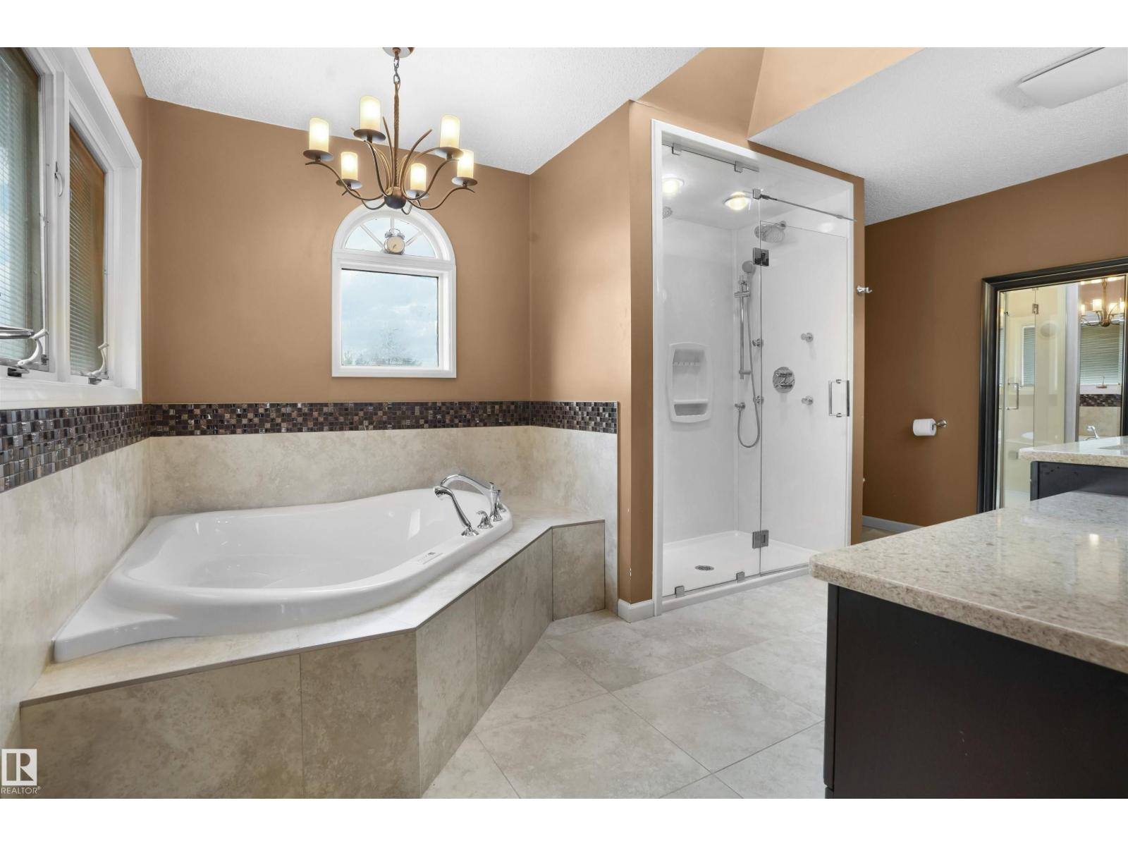 10815 BEARSPAW DR E NW NW, Edmonton