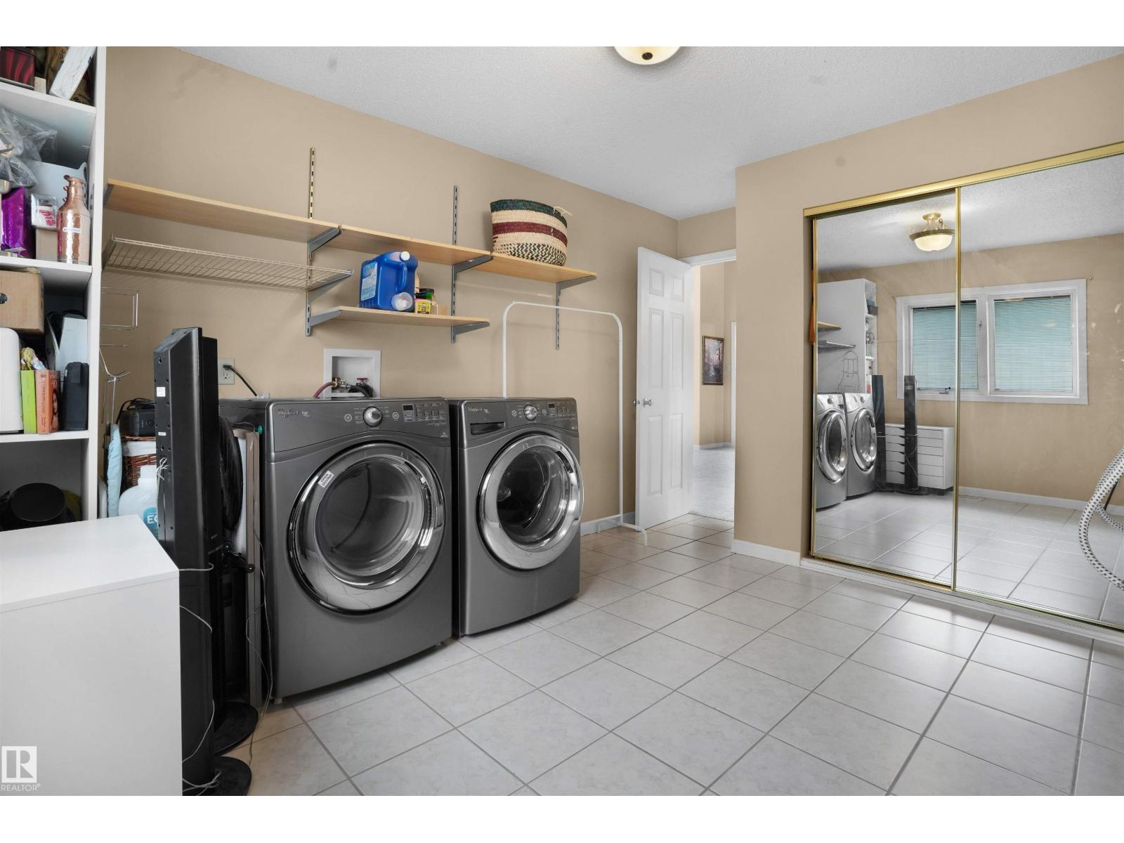 10815 BEARSPAW DR E NW NW, Edmonton