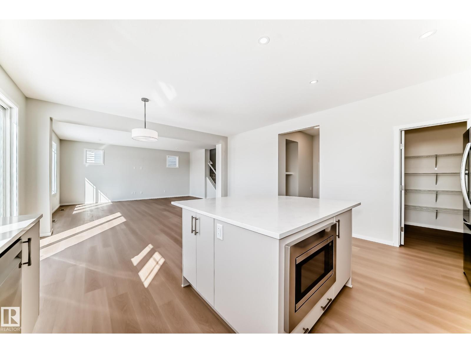 1516 206 ST NW, Edmonton