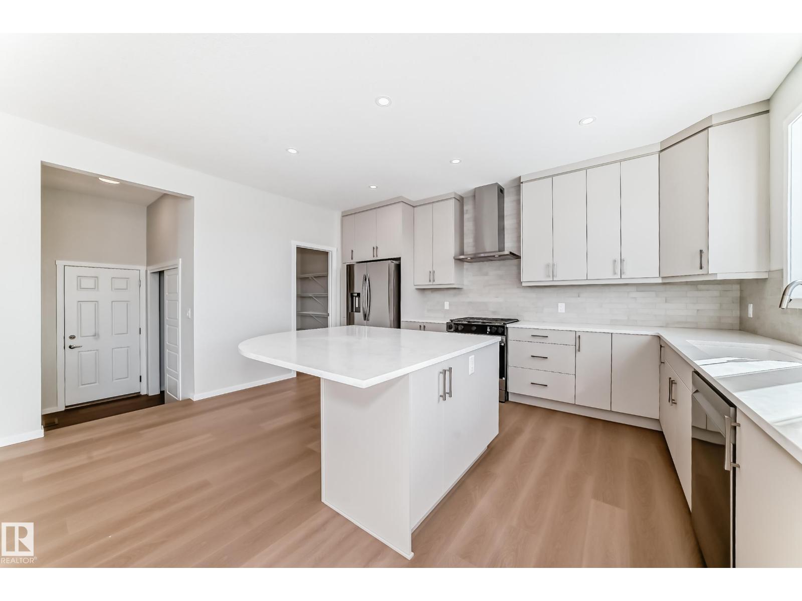 1516 206 ST NW, Edmonton