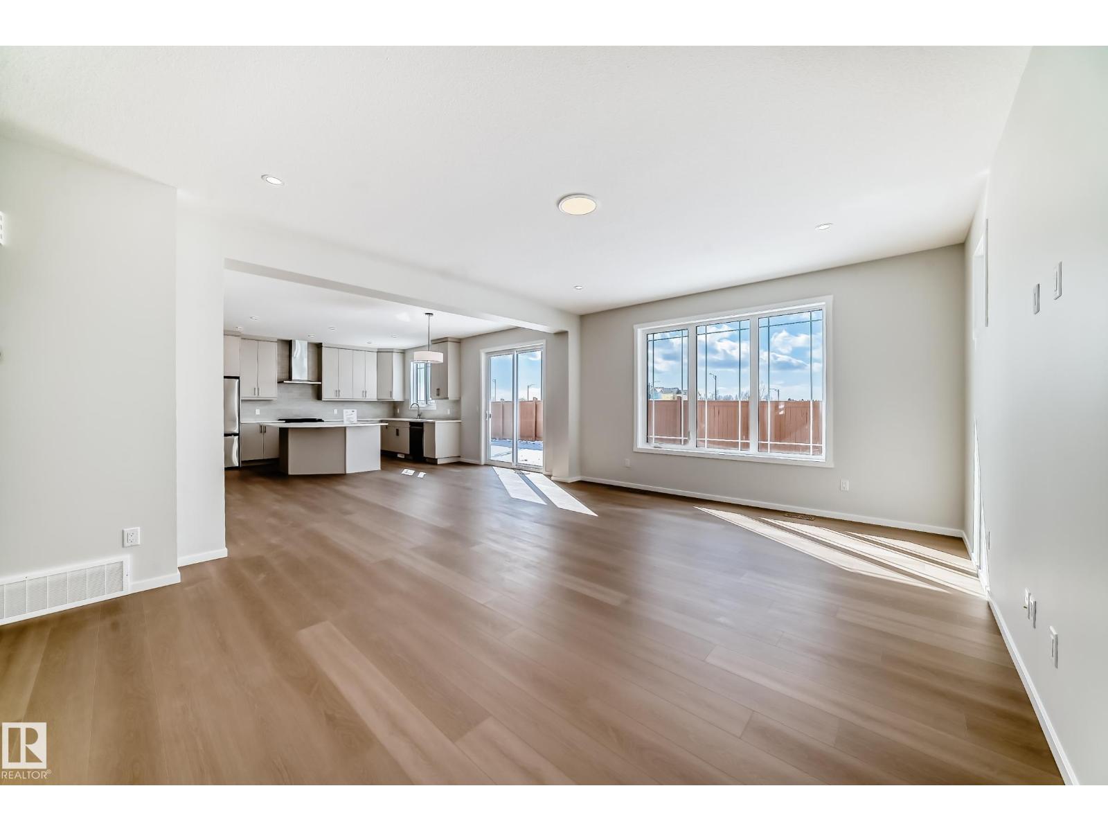 1516 206 ST NW, Edmonton