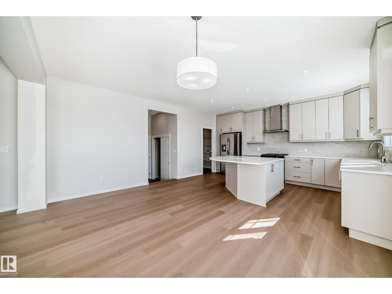 1516 206 ST NW, Edmonton