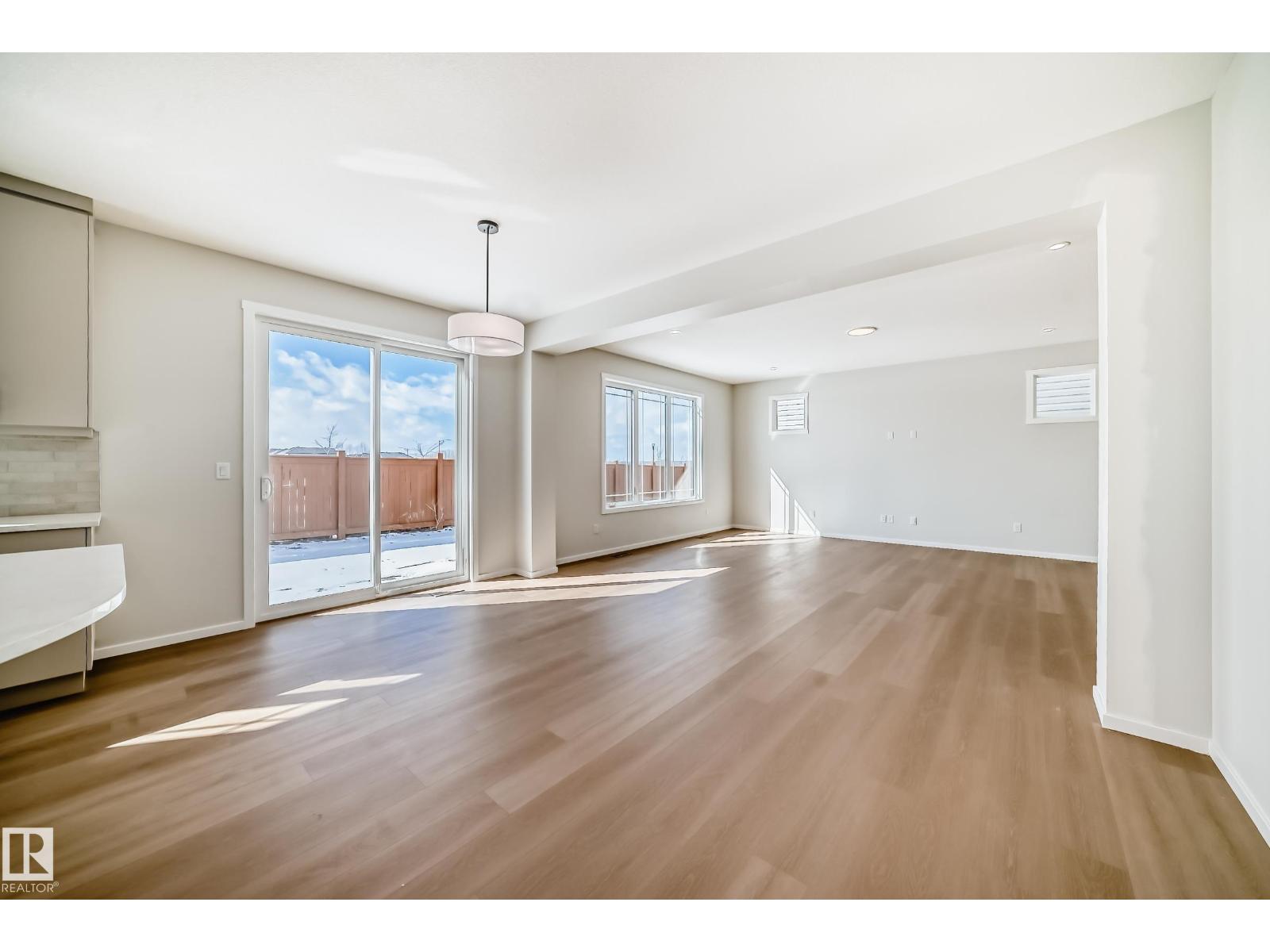 1516 206 ST NW, Edmonton