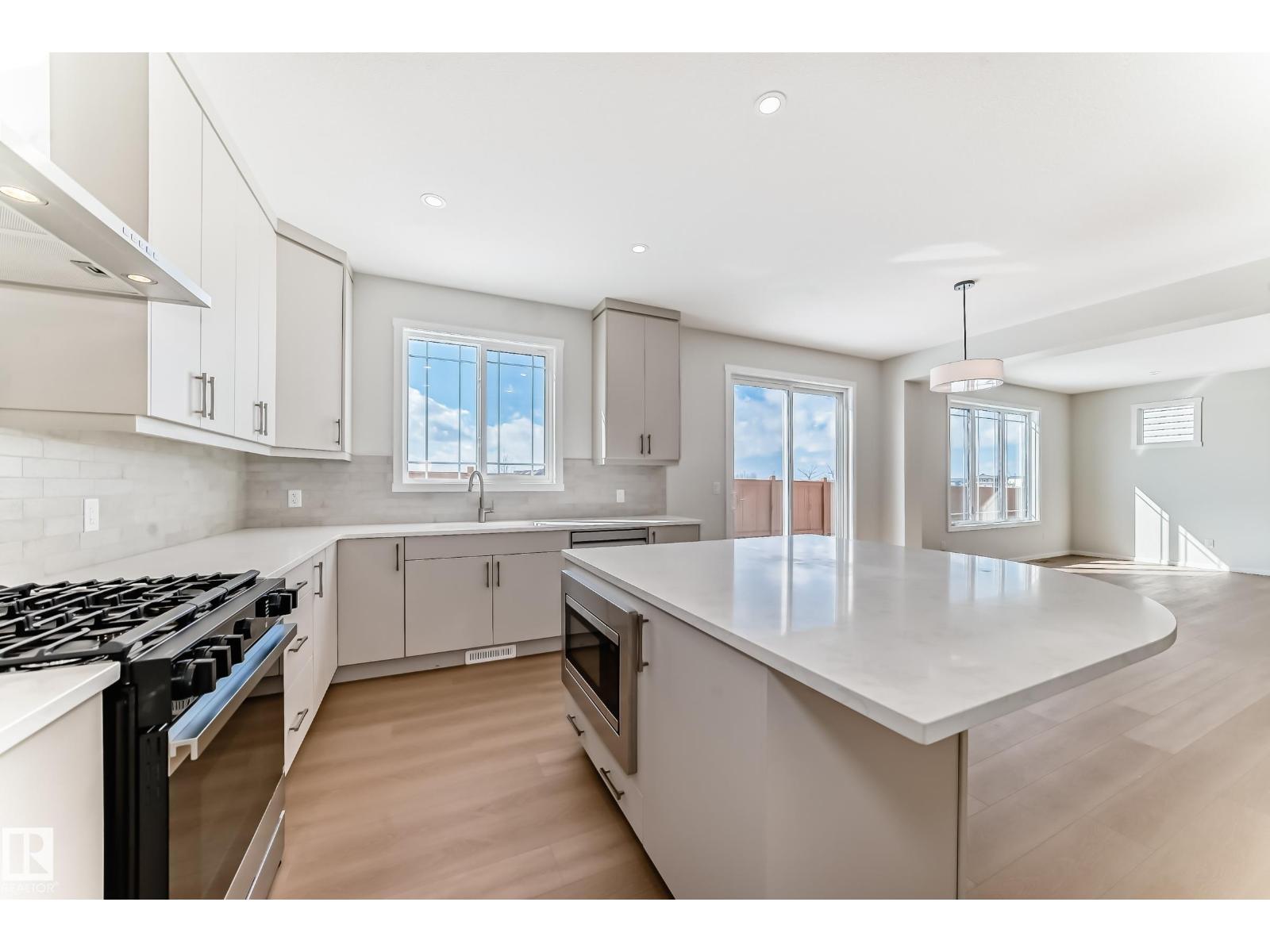 1516 206 ST NW, Edmonton