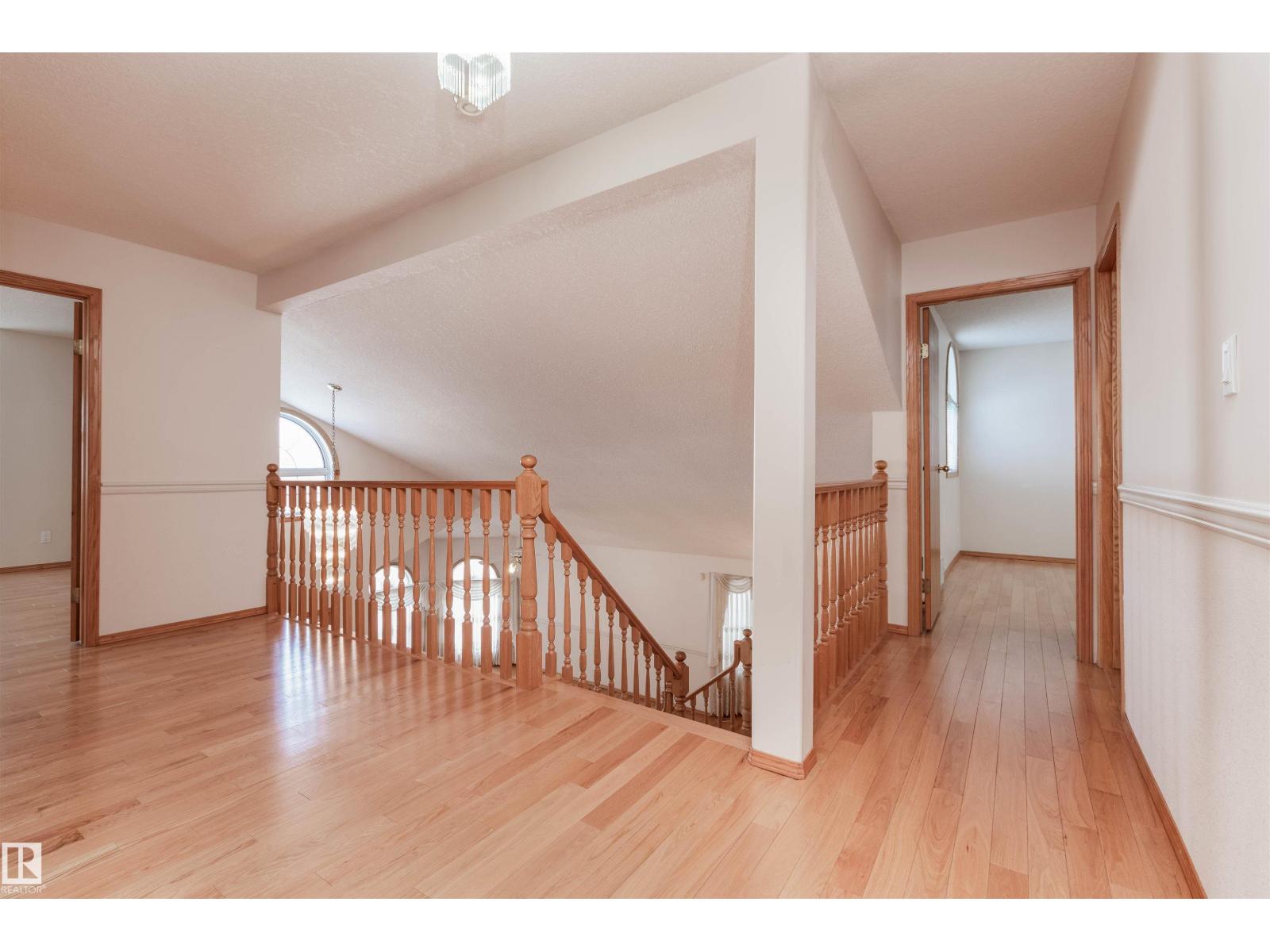 5735 161 AV NW, Edmonton