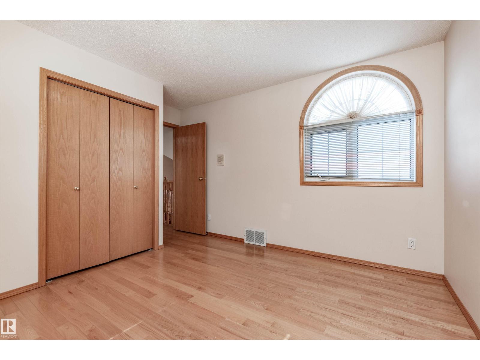 5735 161 AV NW, Edmonton