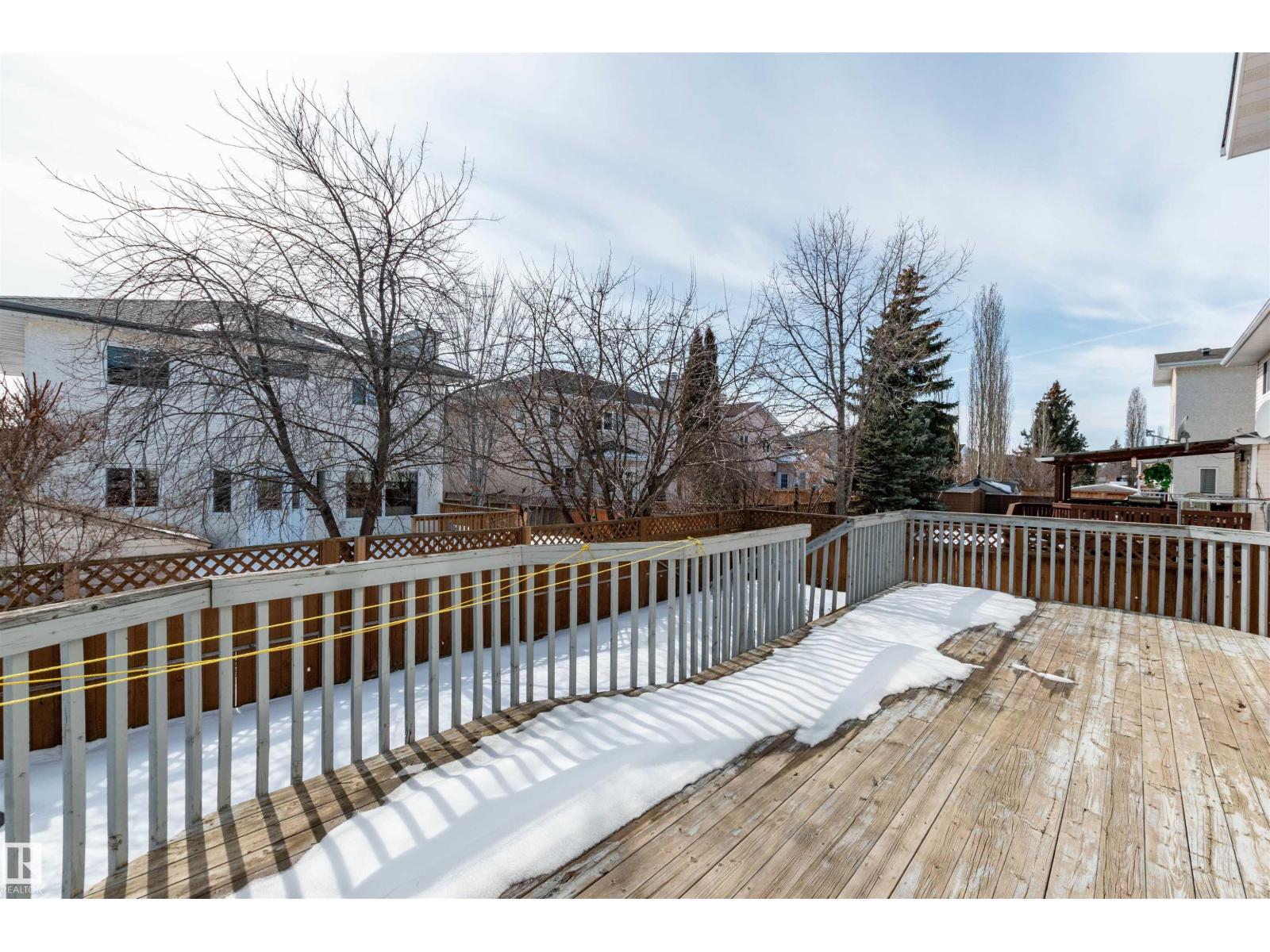 5735 161 AV NW, Edmonton