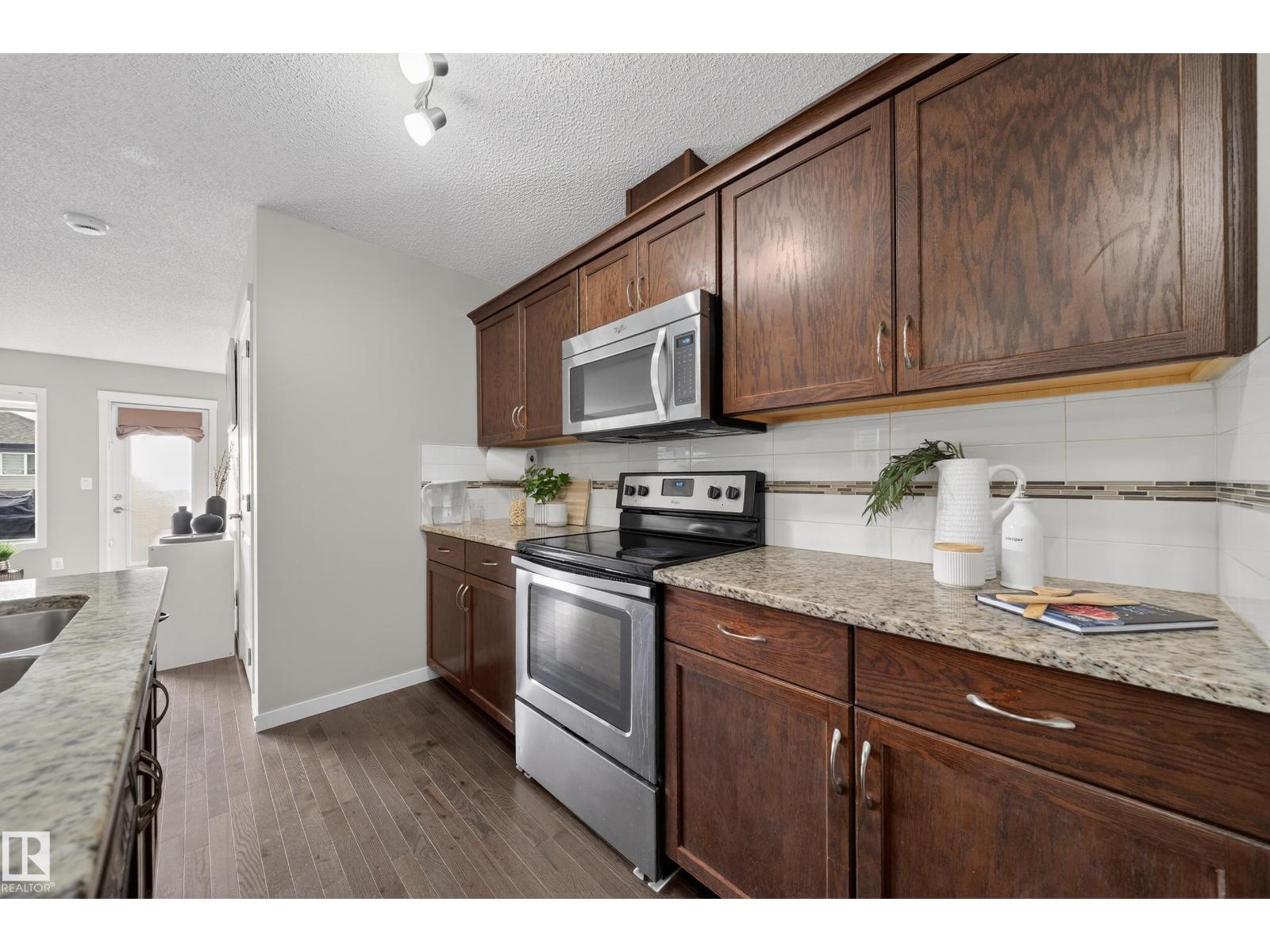 2118 52A ST SW, Edmonton