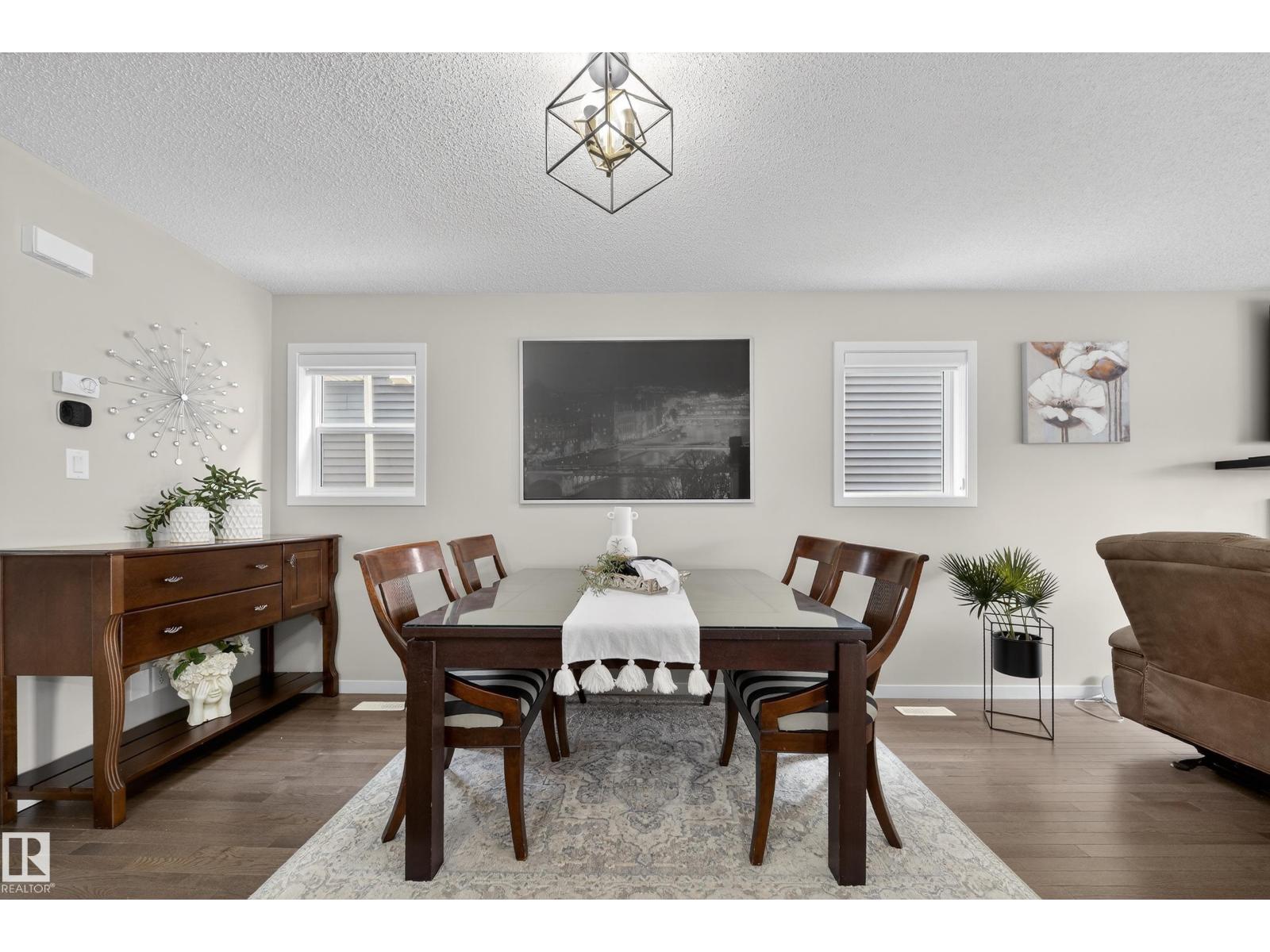 2118 52A ST SW, Edmonton