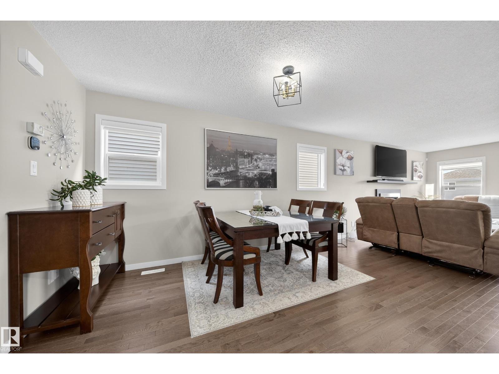 2118 52A ST SW, Edmonton