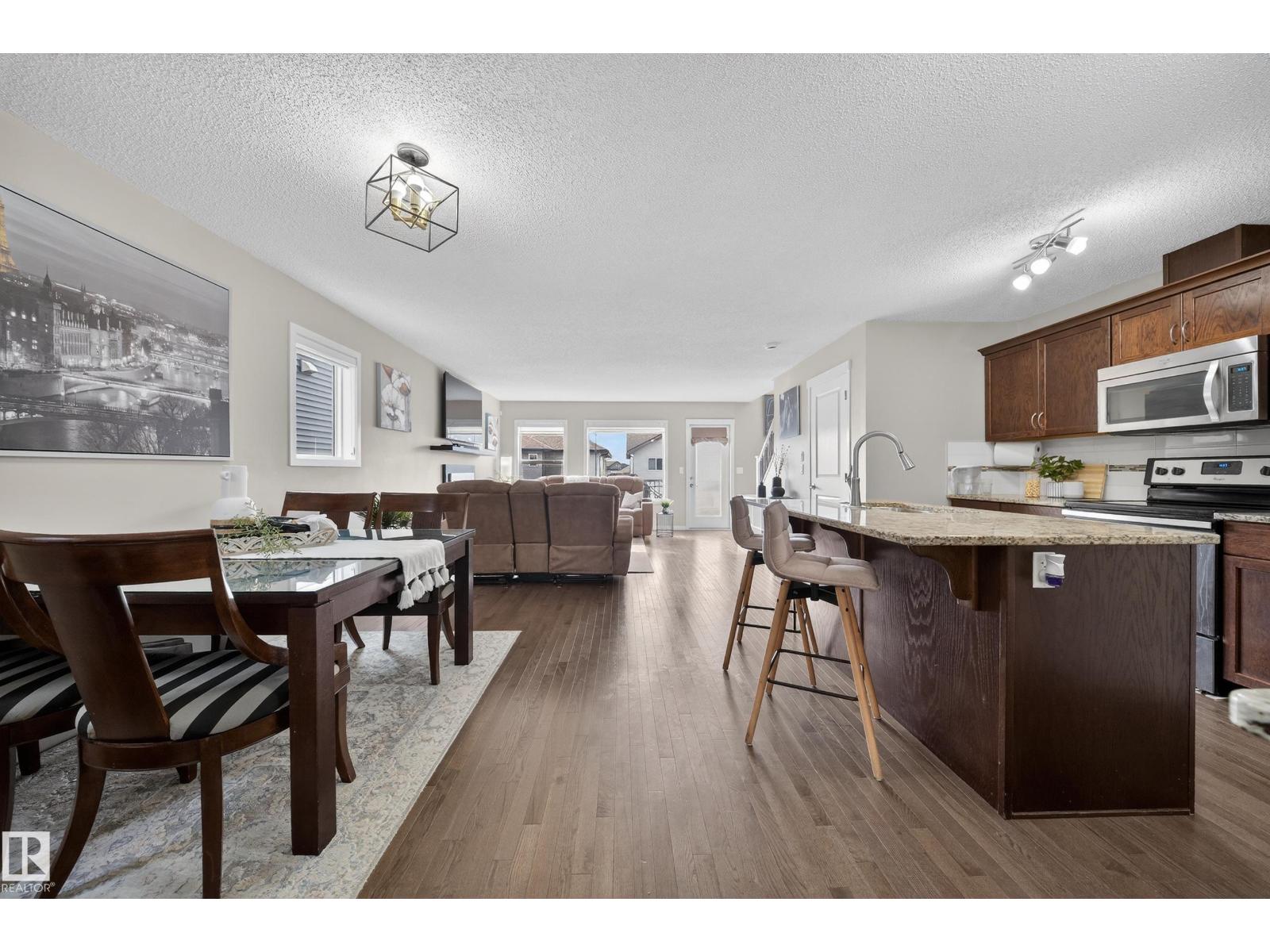 2118 52A ST SW, Edmonton