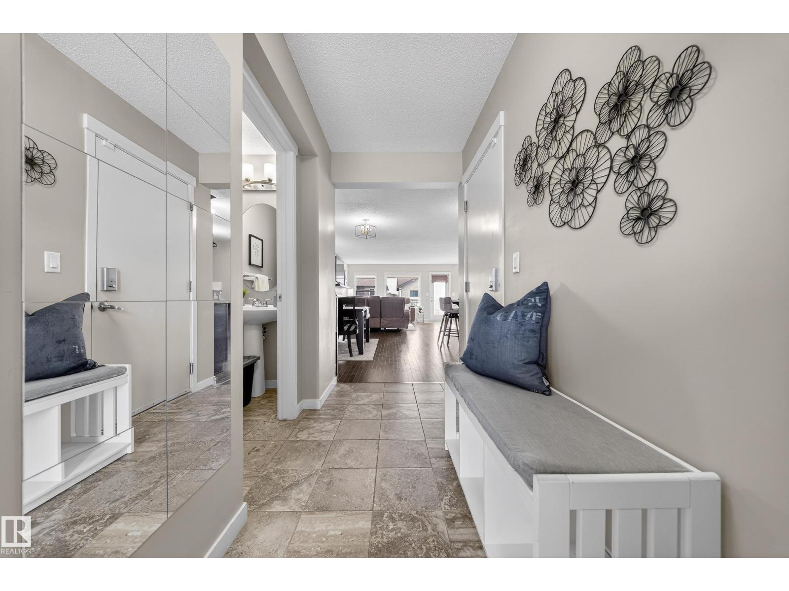 2118 52A ST SW, Edmonton