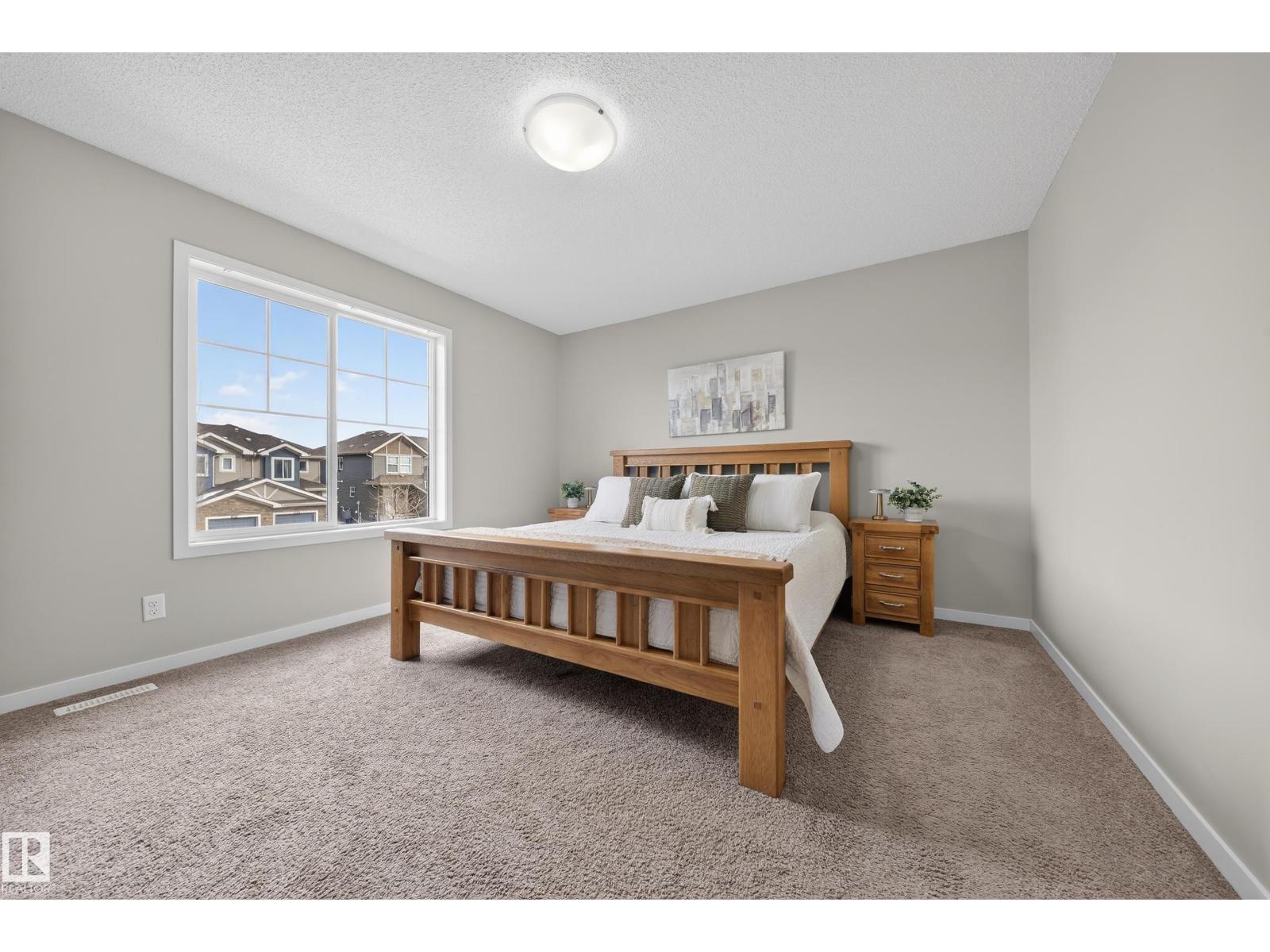 2118 52A ST SW, Edmonton