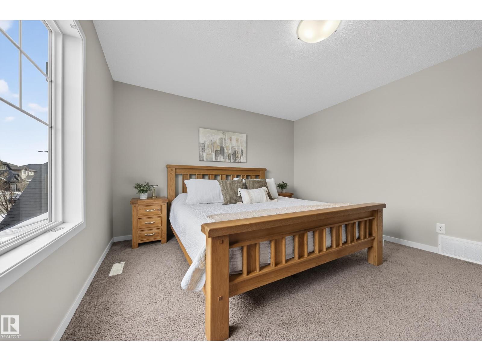 2118 52A ST SW, Edmonton