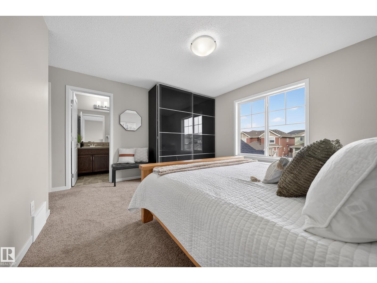 2118 52A ST SW, Edmonton