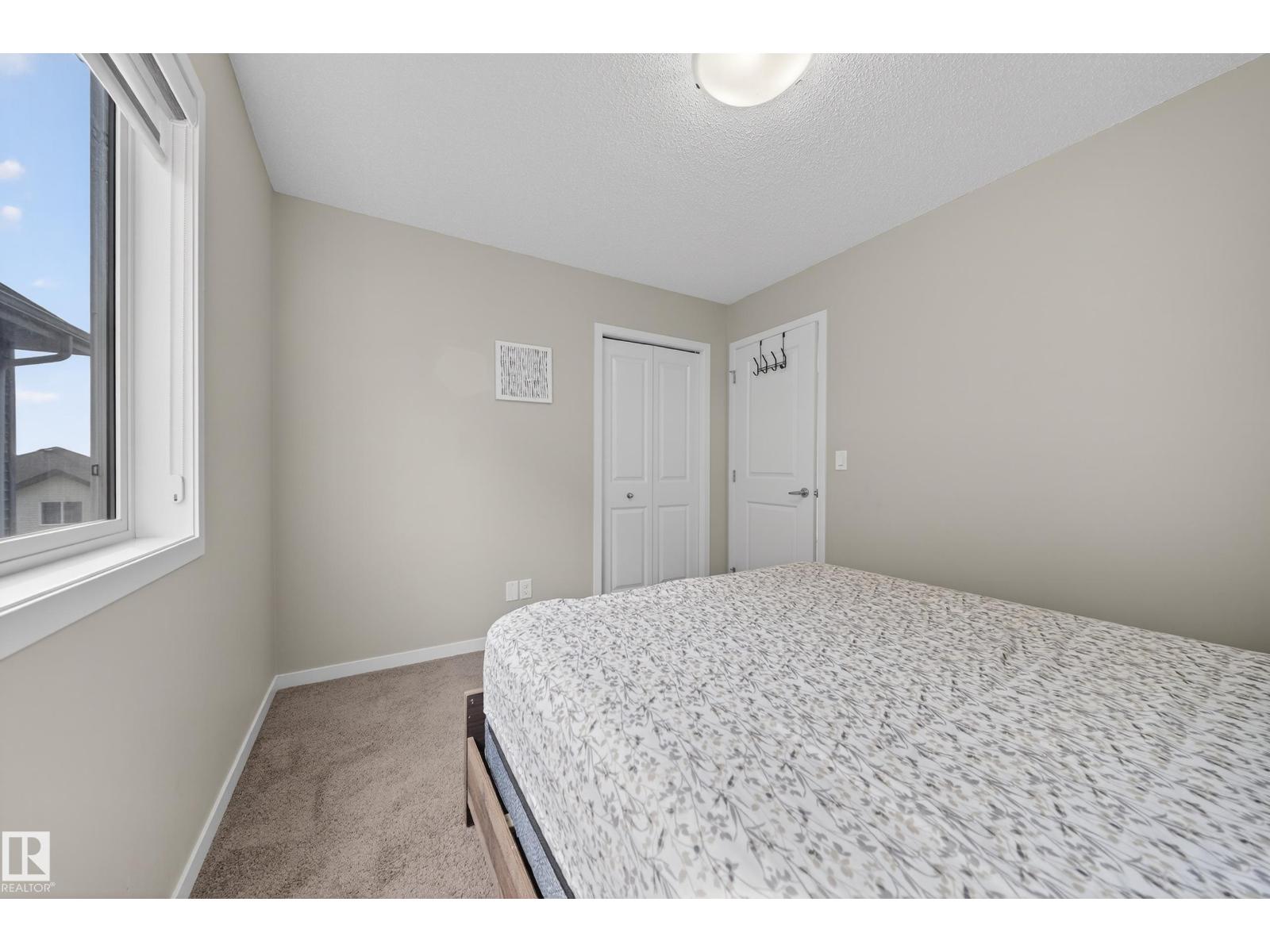 2118 52A ST SW, Edmonton