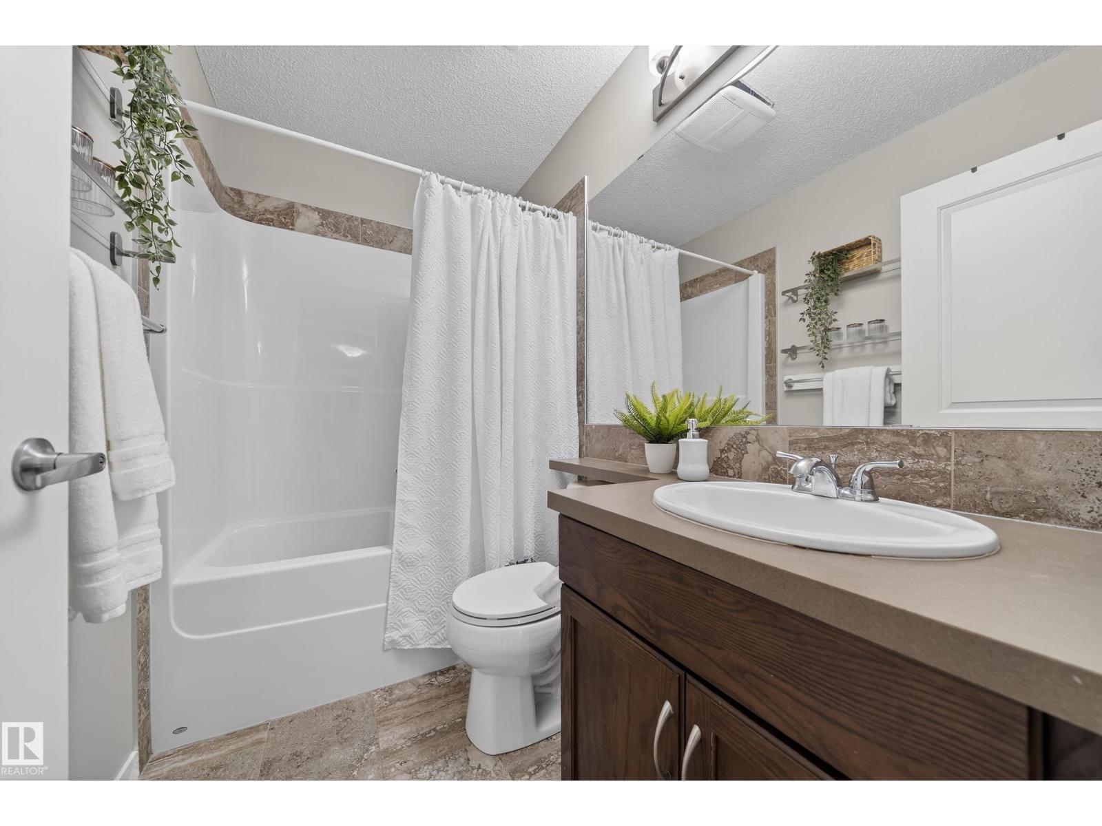 2118 52A ST SW, Edmonton