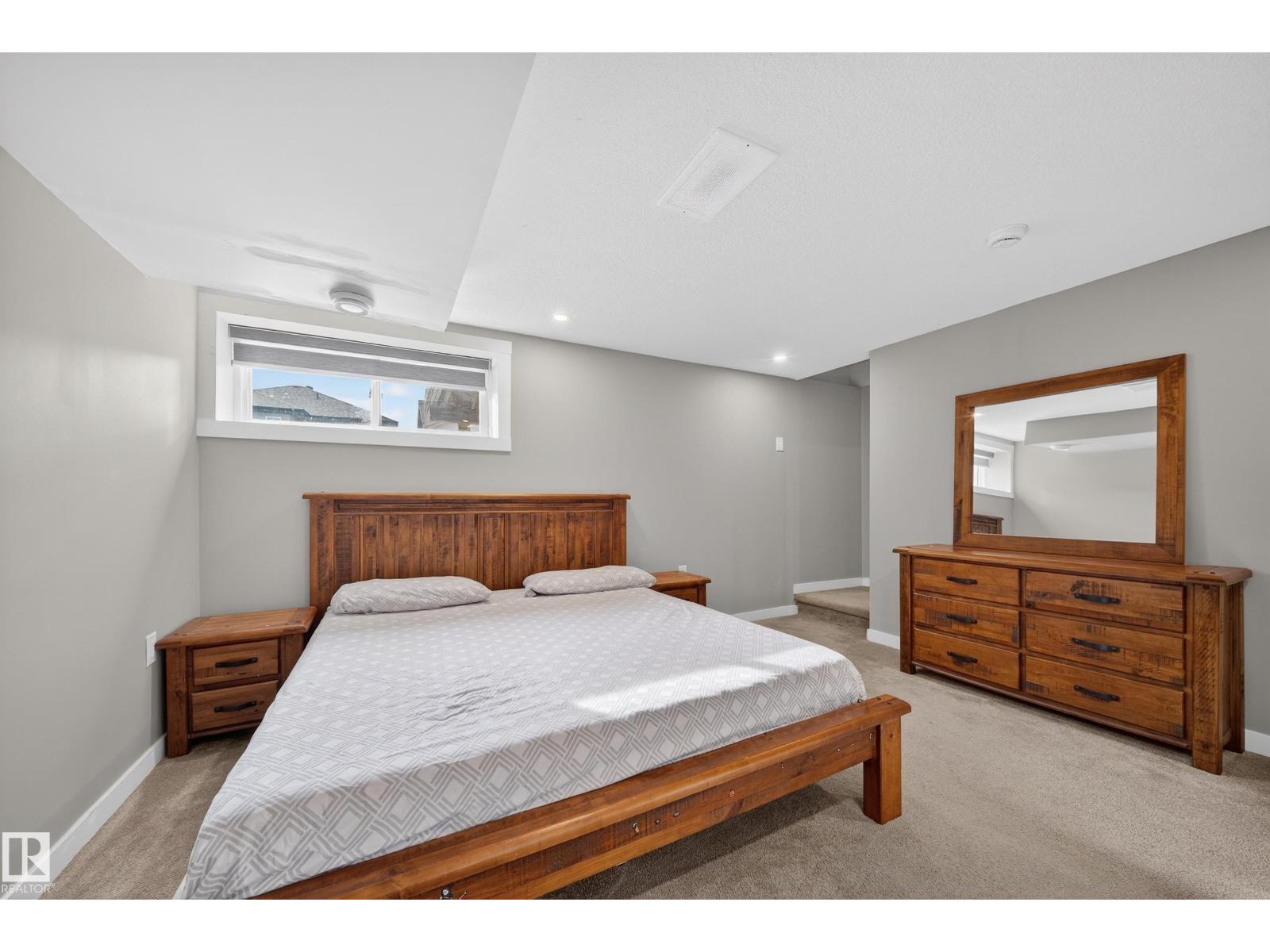 2118 52A ST SW, Edmonton