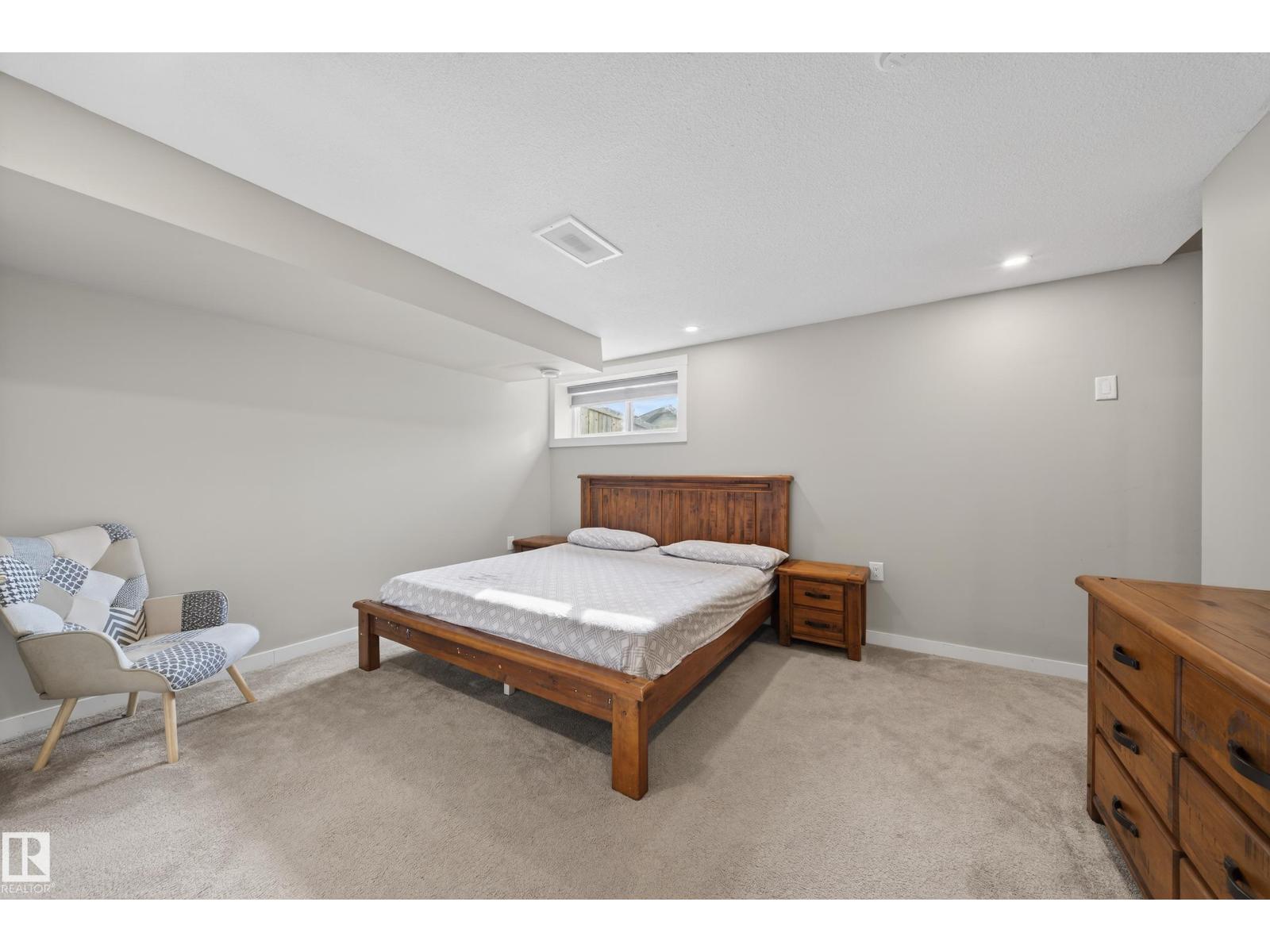 2118 52A ST SW, Edmonton