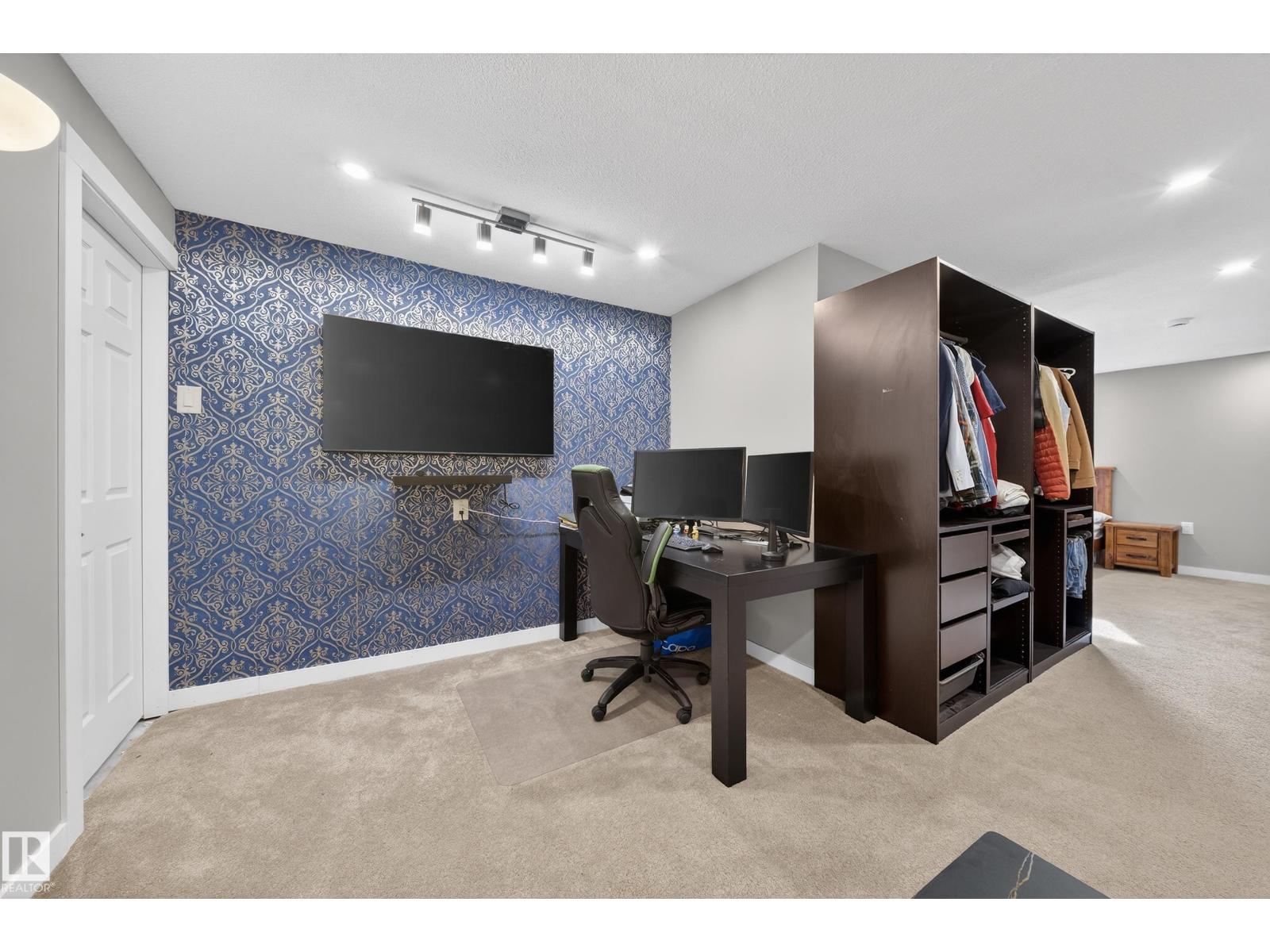 2118 52A ST SW, Edmonton