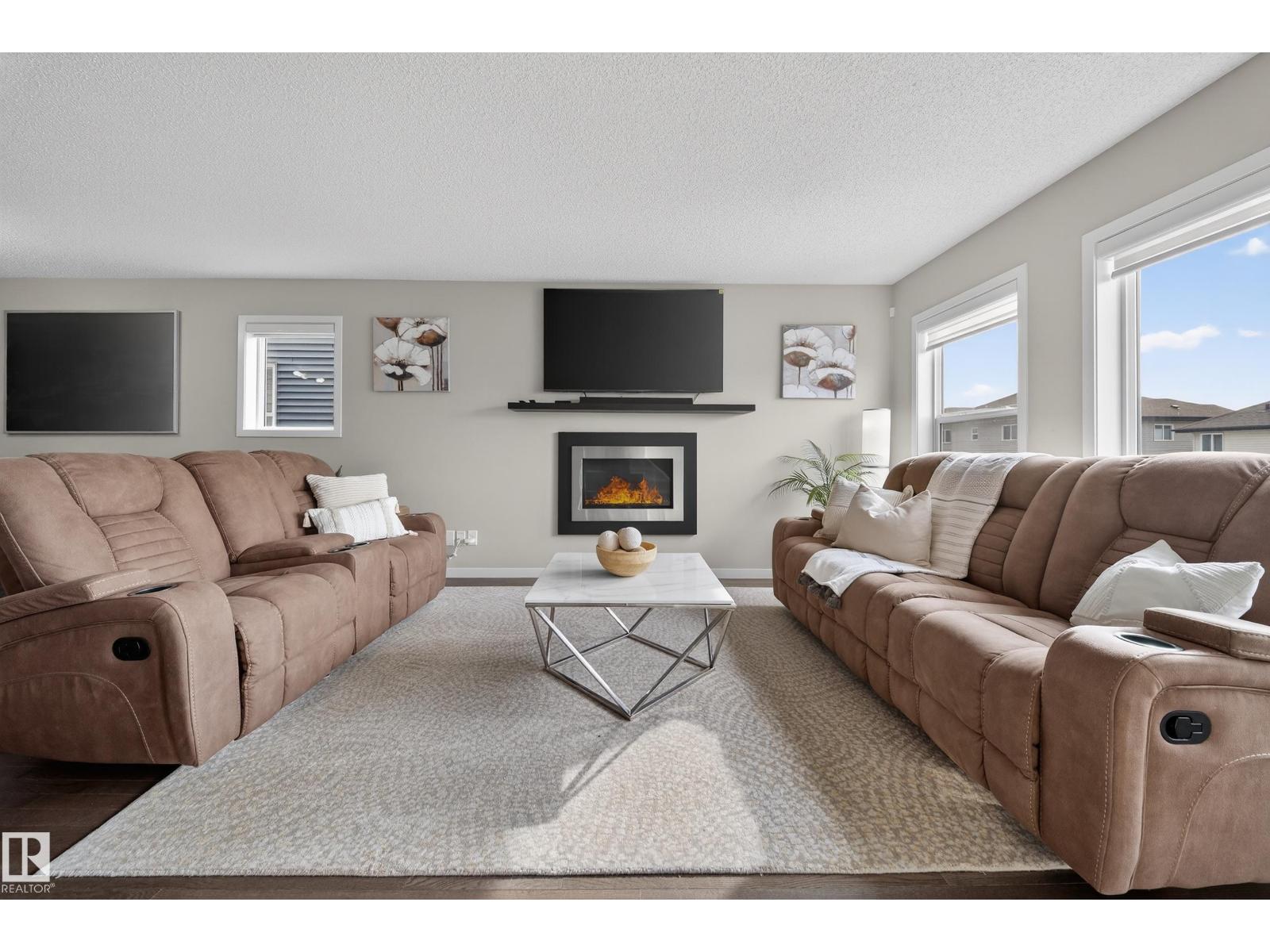 2118 52A ST SW, Edmonton