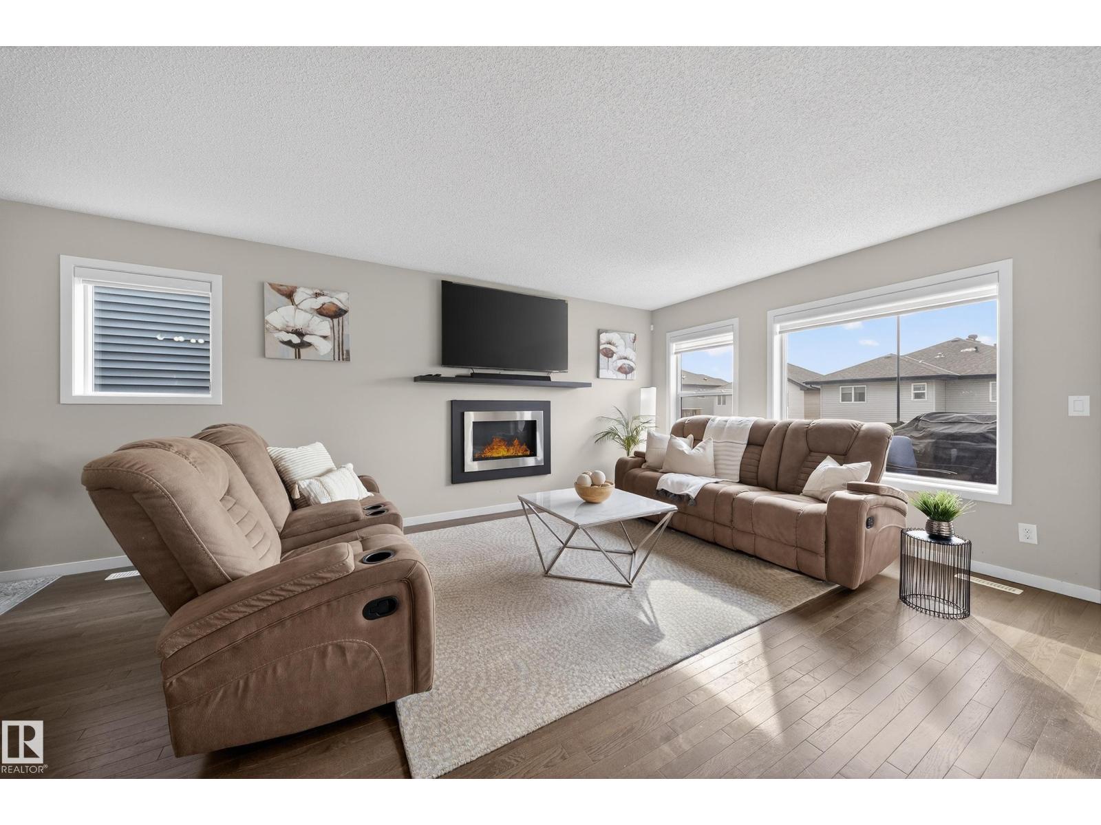 2118 52A ST SW, Edmonton