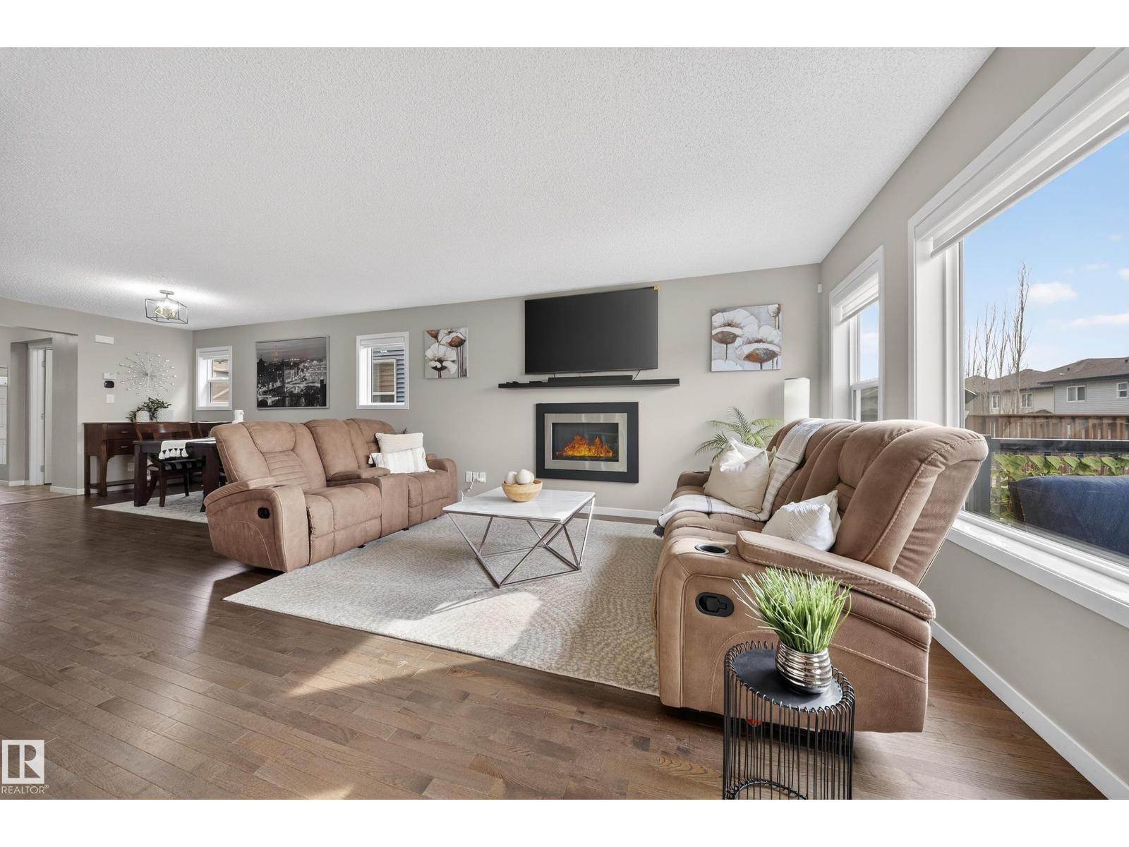 2118 52A ST SW, Edmonton