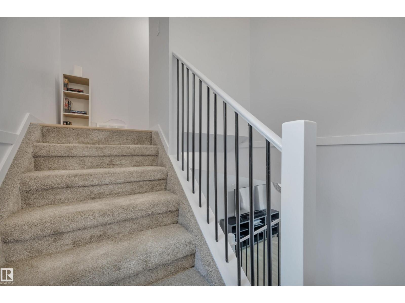 585 KNOTTWOOD RD W NW, Edmonton